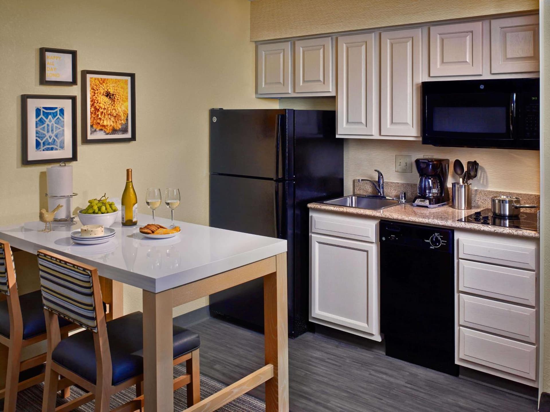 Sonesta ES Suites Cincinnati - Sharonville East gallery photo in Sharonville, OH — image 15