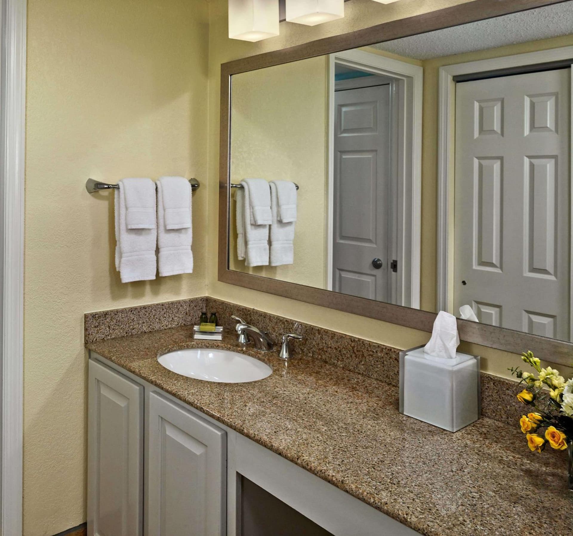 Sonesta ES Suites Cincinnati - Sharonville East gallery photo in Sharonville, OH — image 7