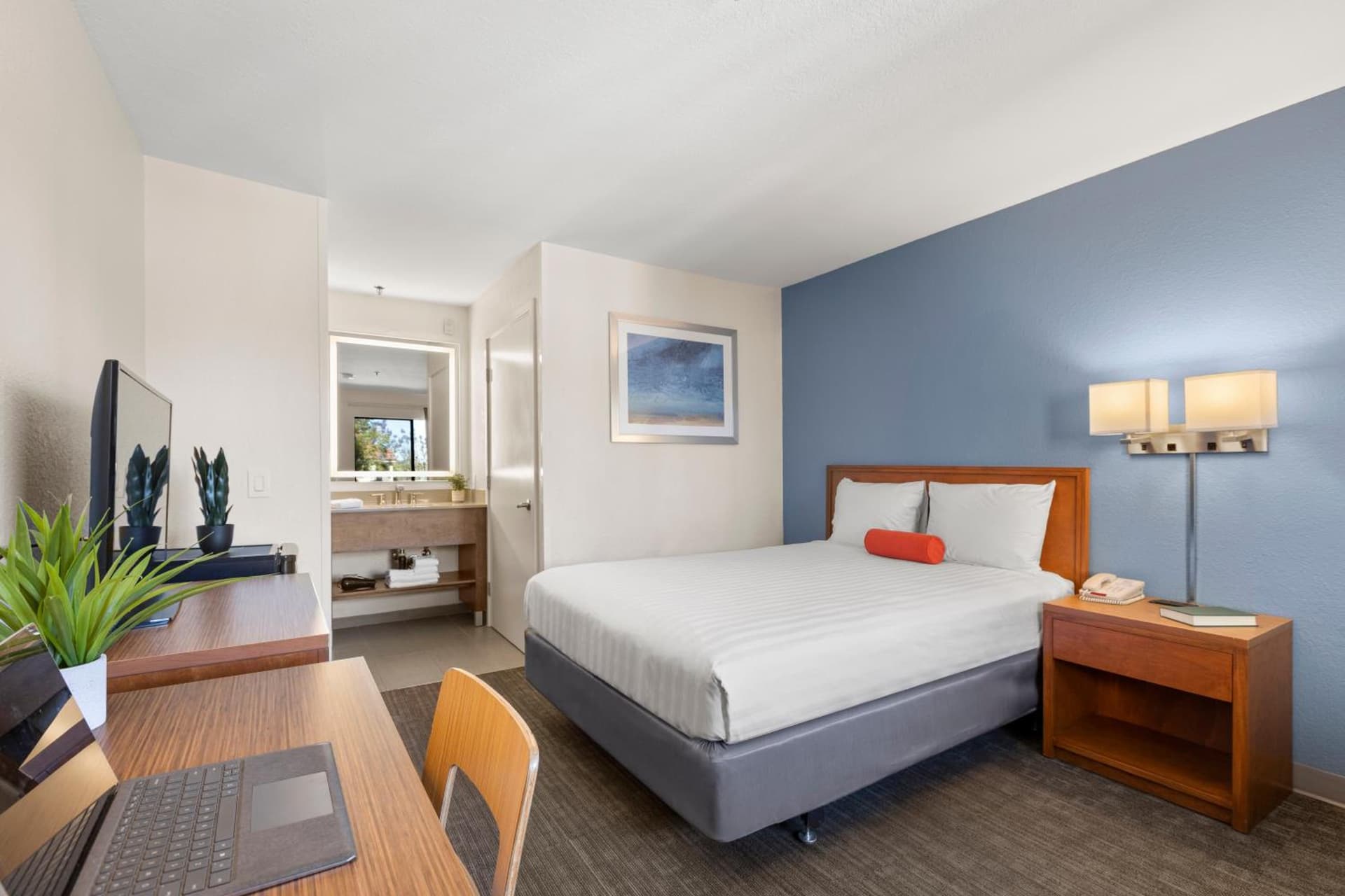 Good Nite Inn Camarillo interior in Camarillo, CA — gallery photo 2