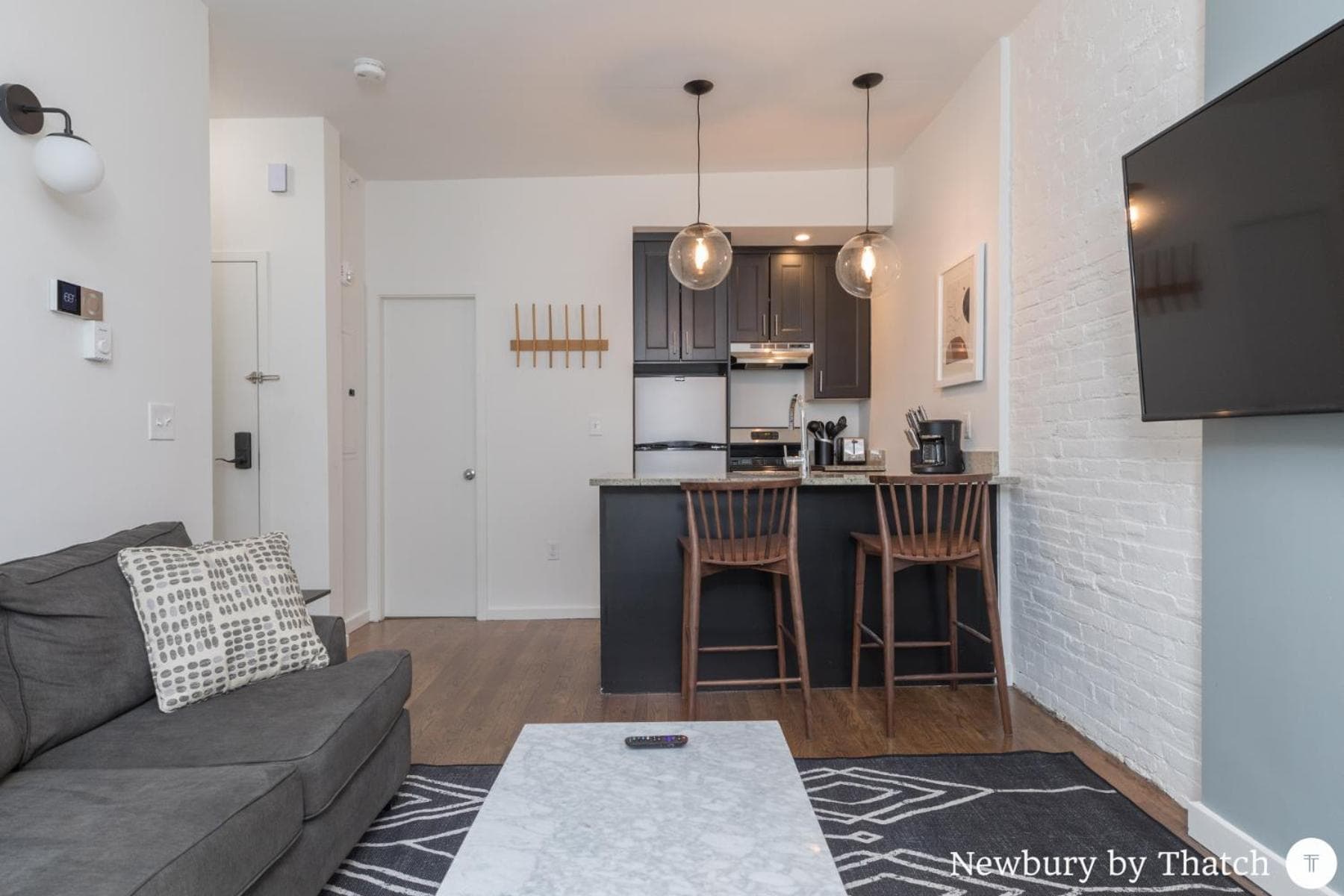 304 Newbury Street by Thatch property views in Boston, MA — gallery photo 3