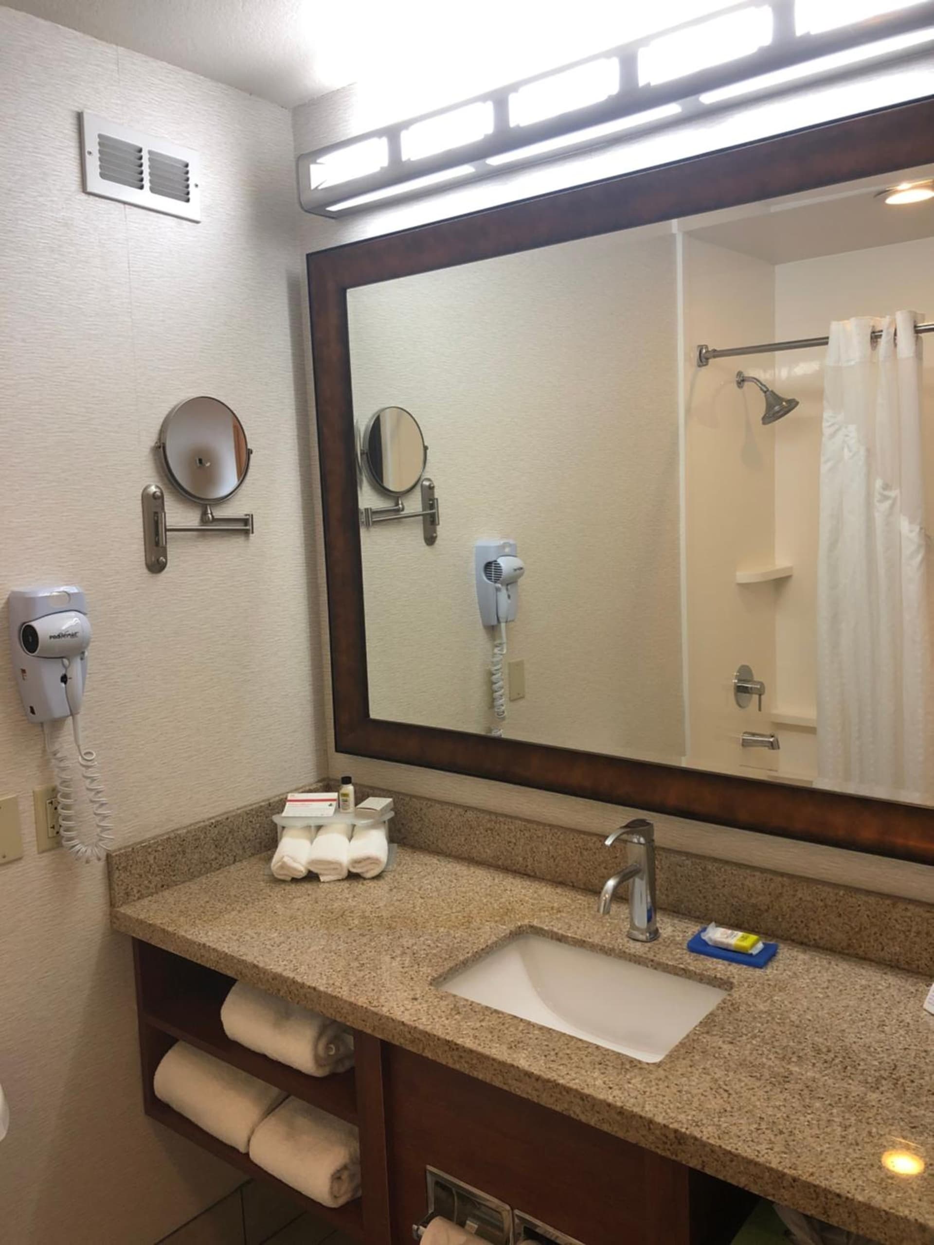 Holiday Inn Express Berkeley by IHG gallery photo in Berkeley, CA — image 167