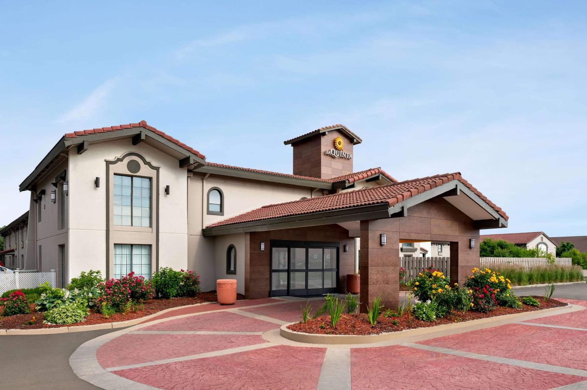 La Quinta Inn by Wyndham Columbus I-70E Reynoldsburg interior in Columbus, OH — gallery photo 2