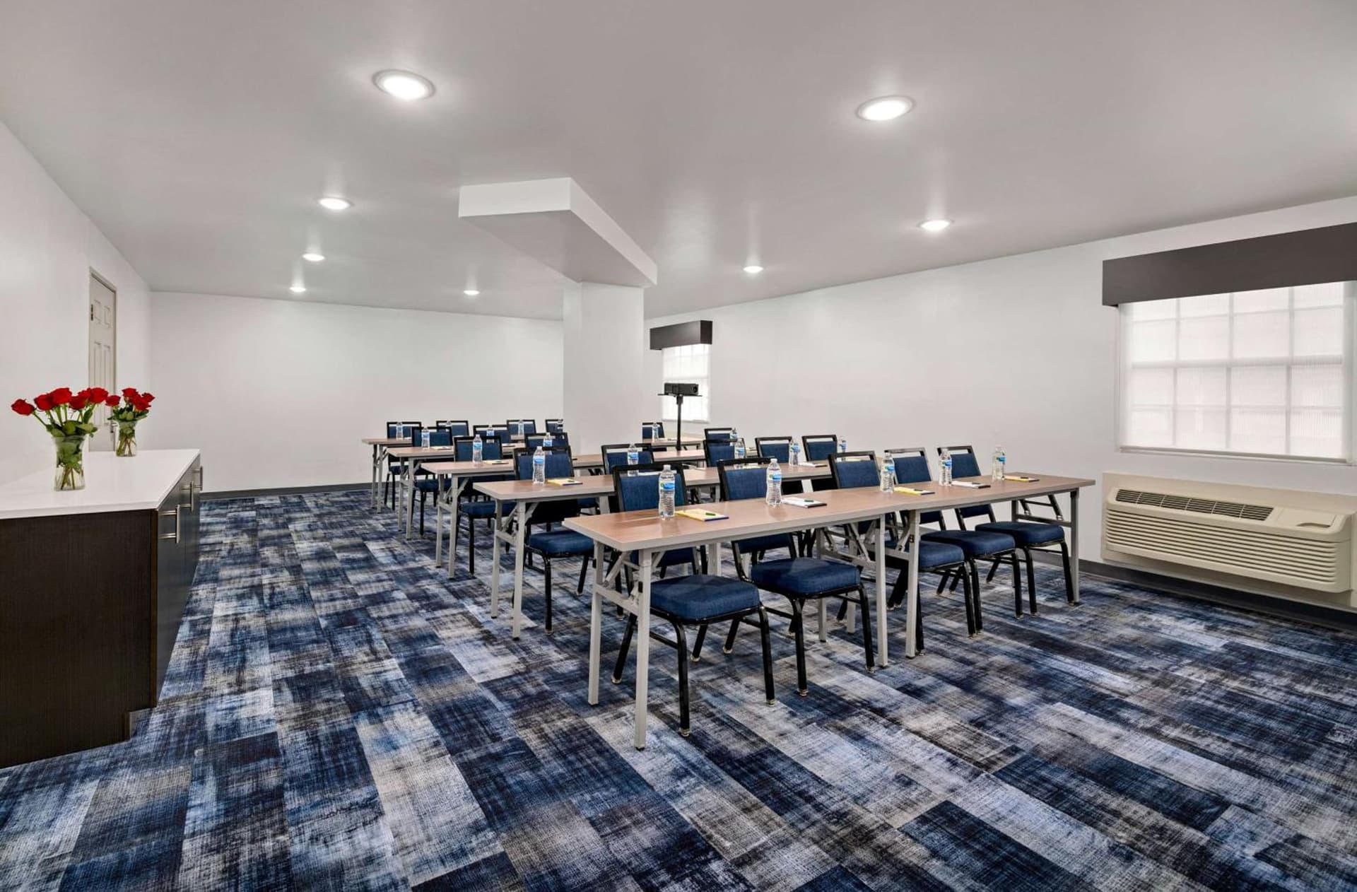 La Quinta Inn by Wyndham Columbus I-70E Reynoldsburg gallery photo in Columbus, OH — image 7