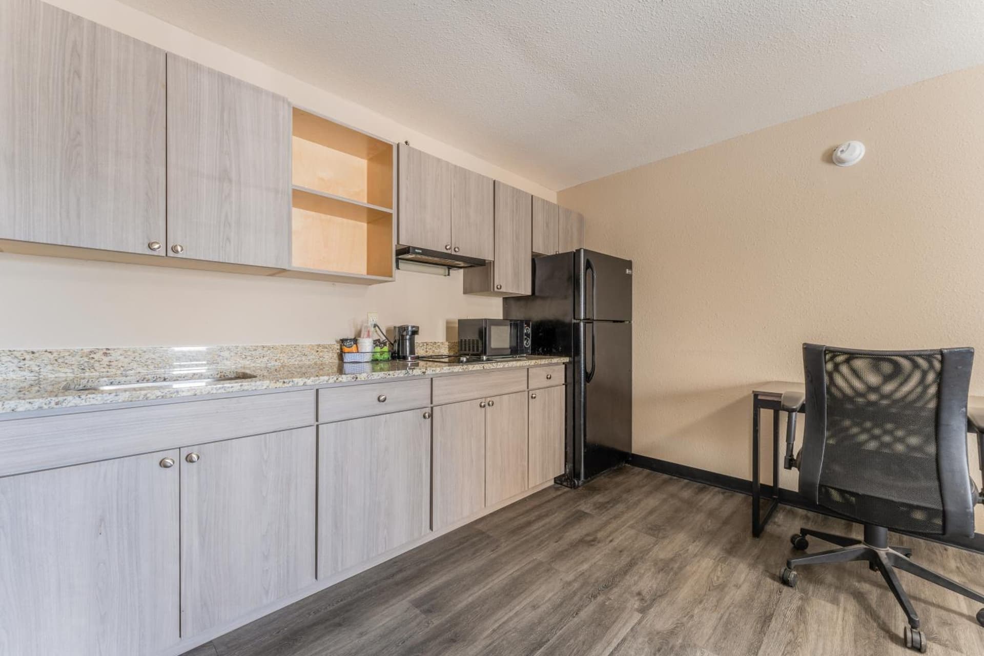 Super 8 by Wyndham Lake Charles Northeast gallery photo in Lake Charles, LA — image 17