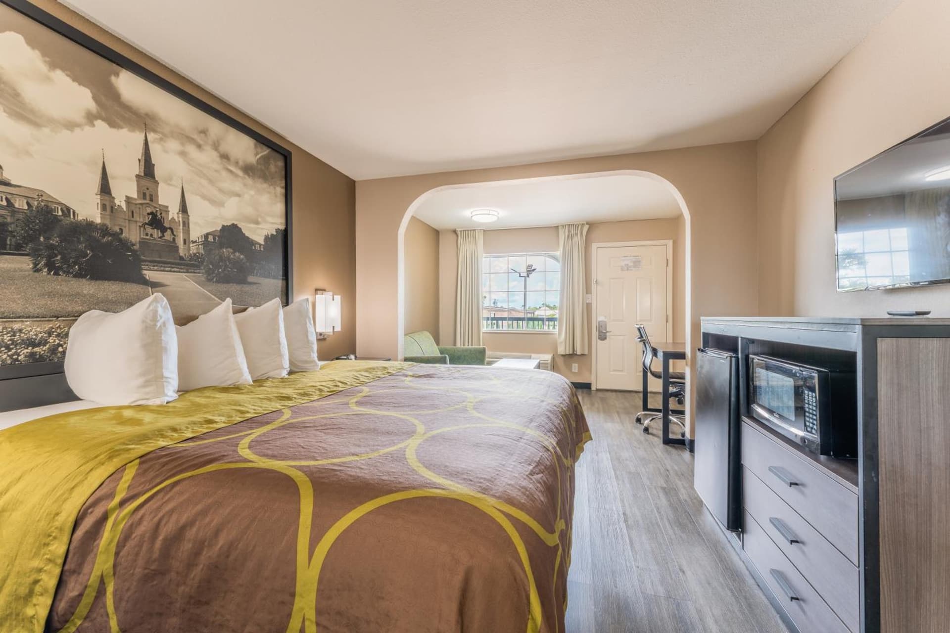 Super 8 by Wyndham Lake Charles Northeast gallery photo in Lake Charles, LA — image 5
