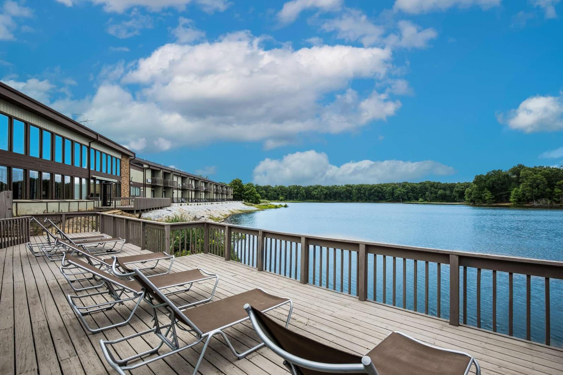 Best Western Indian Oak property views in Chesterton, IN — gallery photo 3