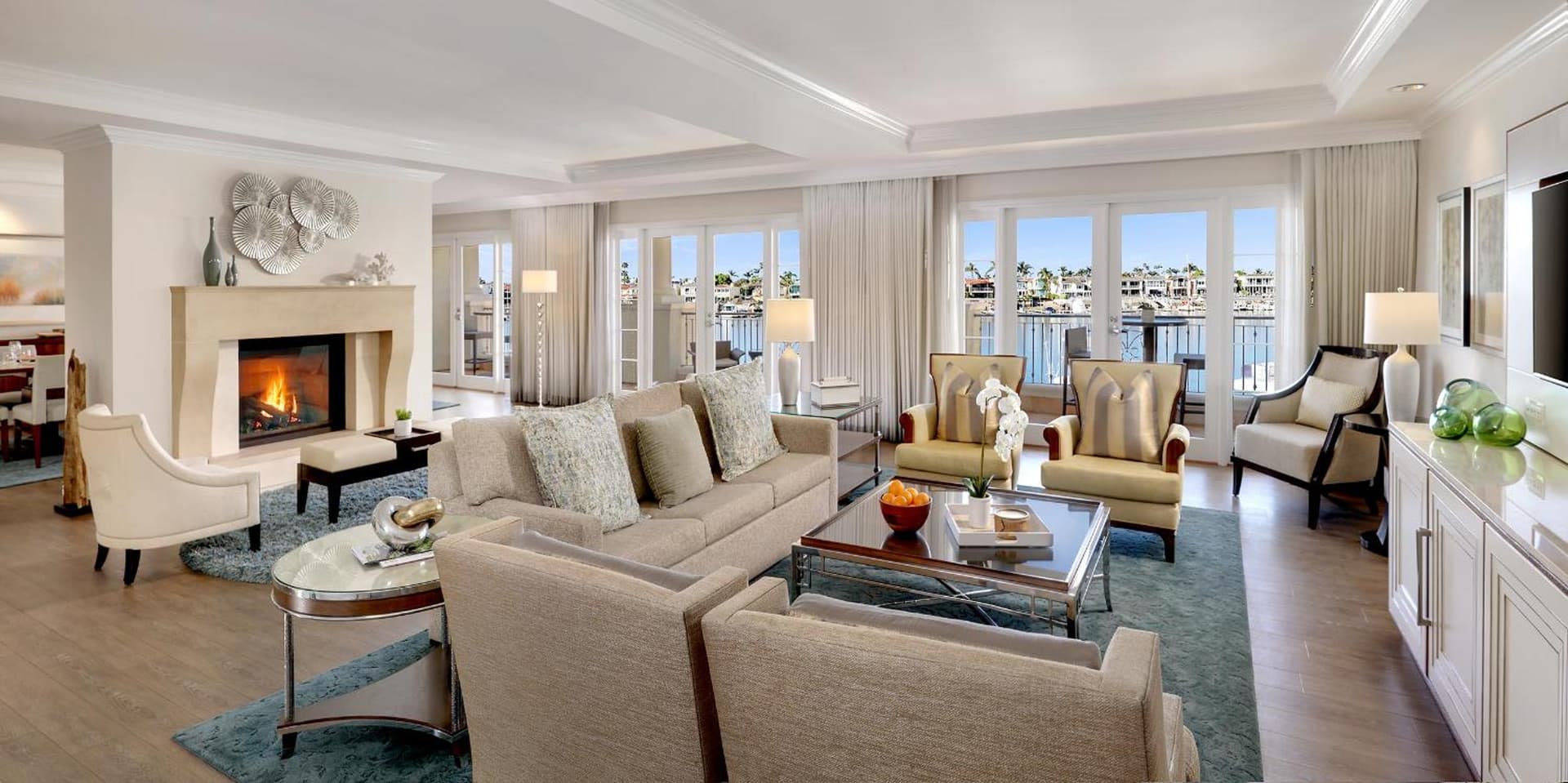 Balboa Bay Resort property views in Newport Beach, CA — gallery photo 3