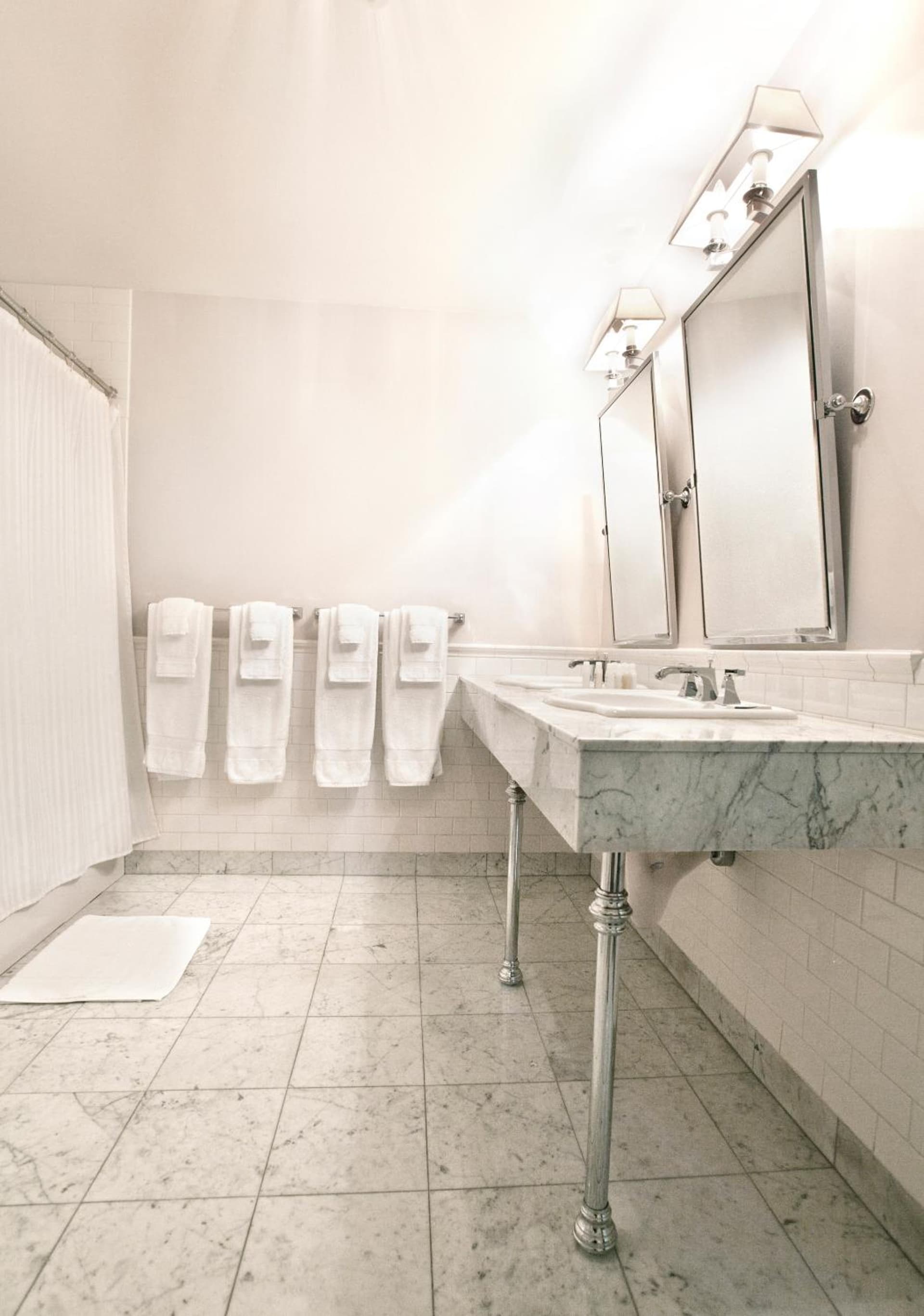 Hotel DeLuxe gallery photo in Portland, OR — image 37