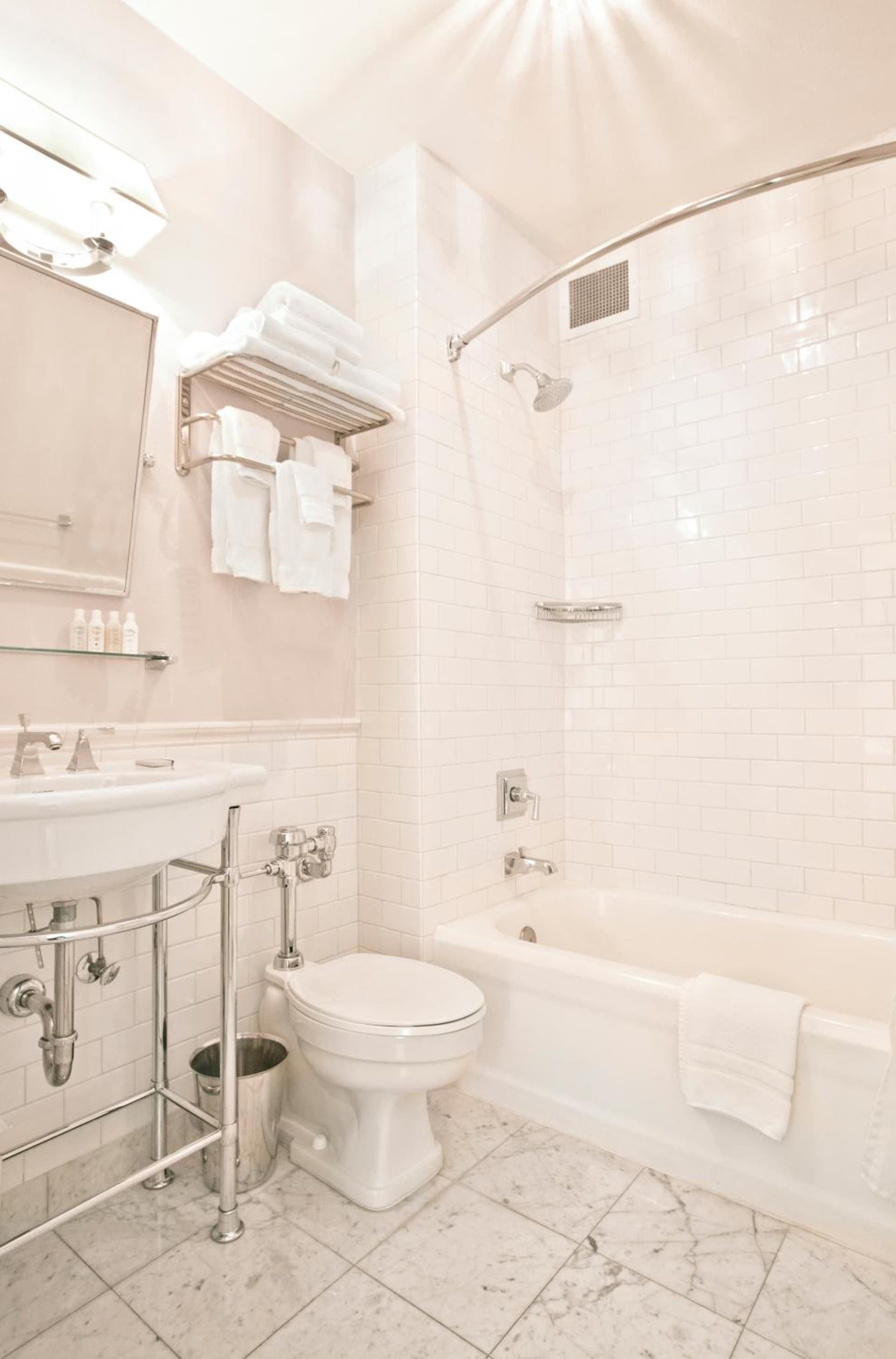 Hotel DeLuxe gallery photo in Portland, OR — image 57