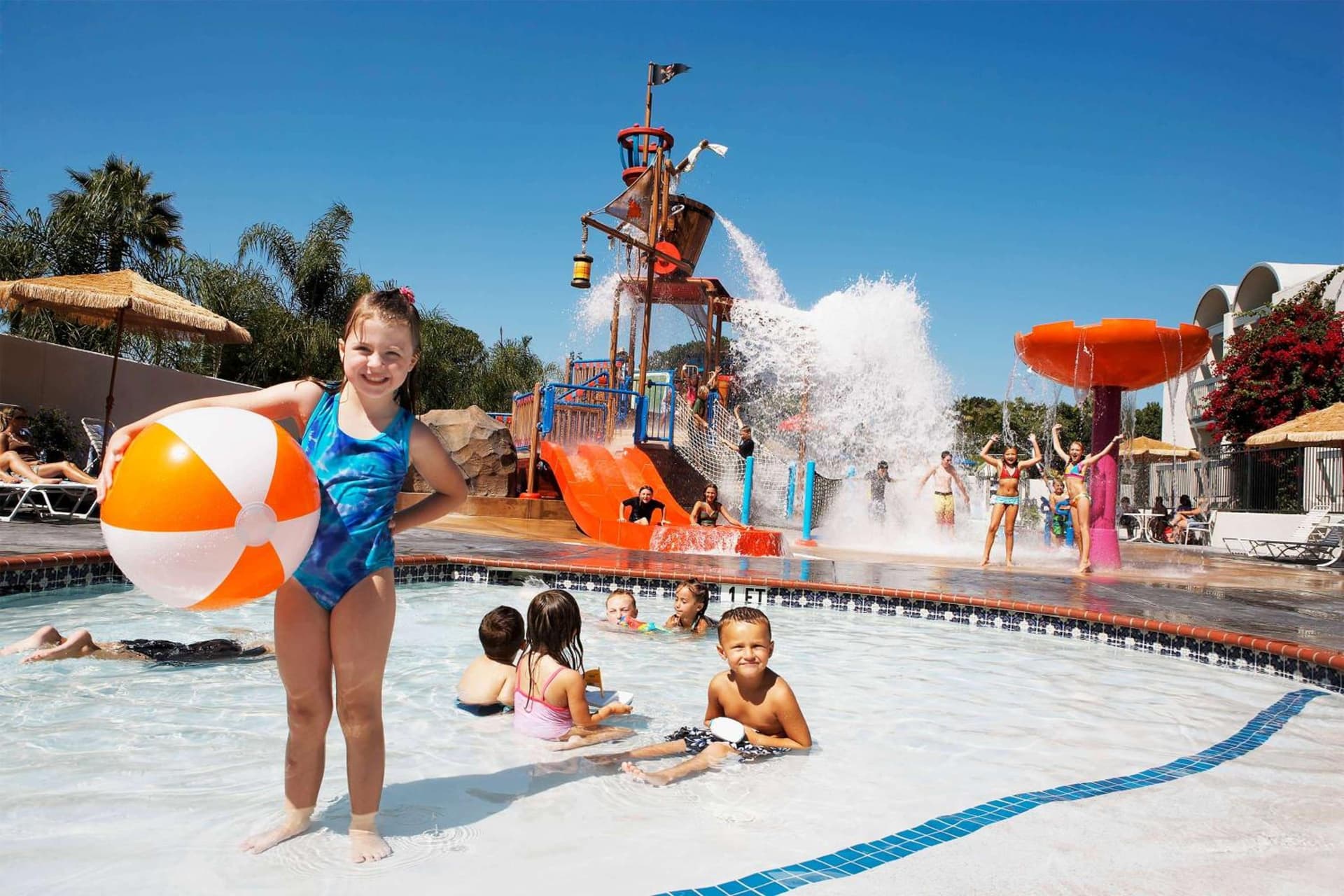 Howard Johnson by Wyndham Anaheim Hotel and Water Playground gallery photo in Anaheim, CA — image 26