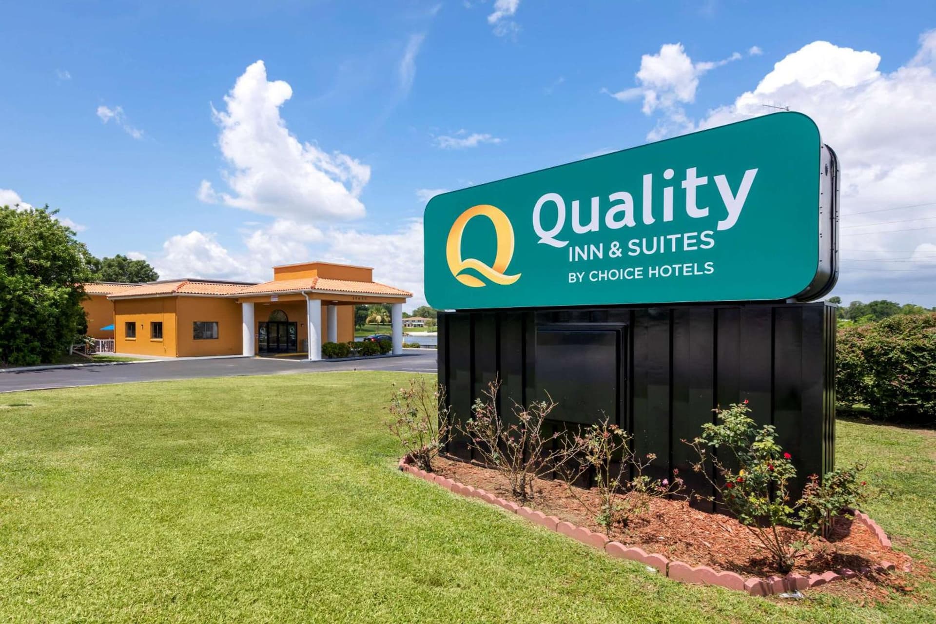 Quality Inn & Suites Mt Dora North property views in Mount Dora, FL — gallery photo 3