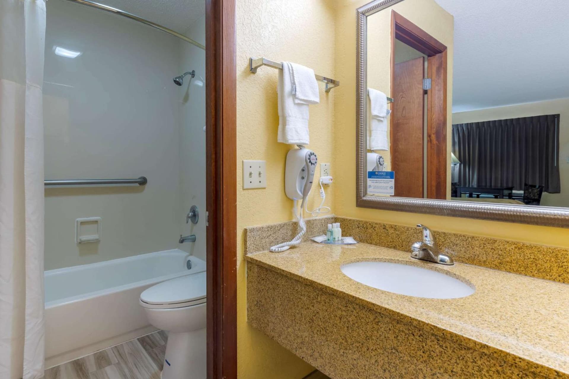 Quality Inn & Suites Mt Dora North gallery photo in Mount Dora, FL — image 6
