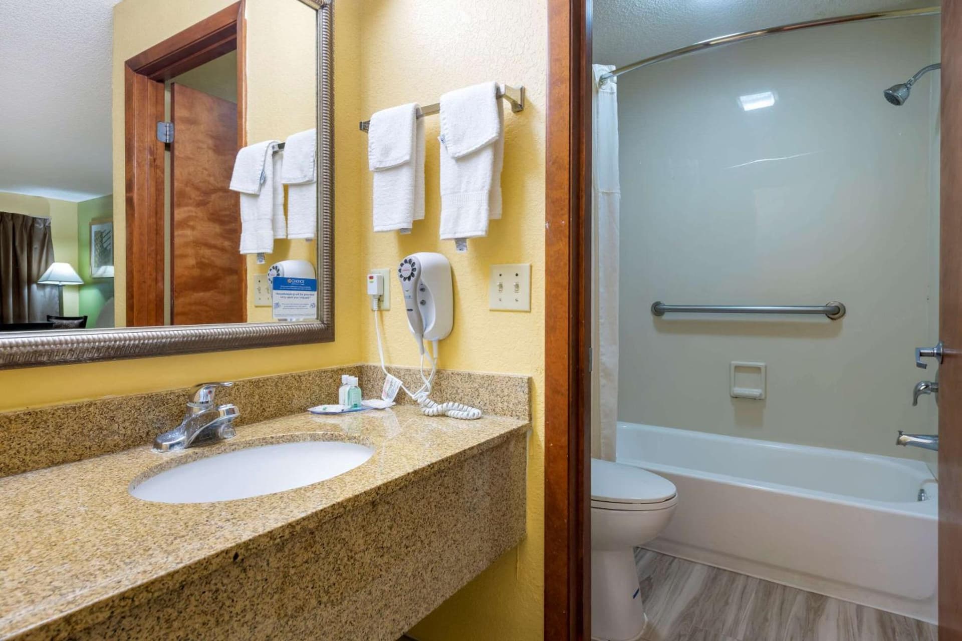Quality Inn & Suites Mt Dora North gallery photo in Mount Dora, FL — image 31