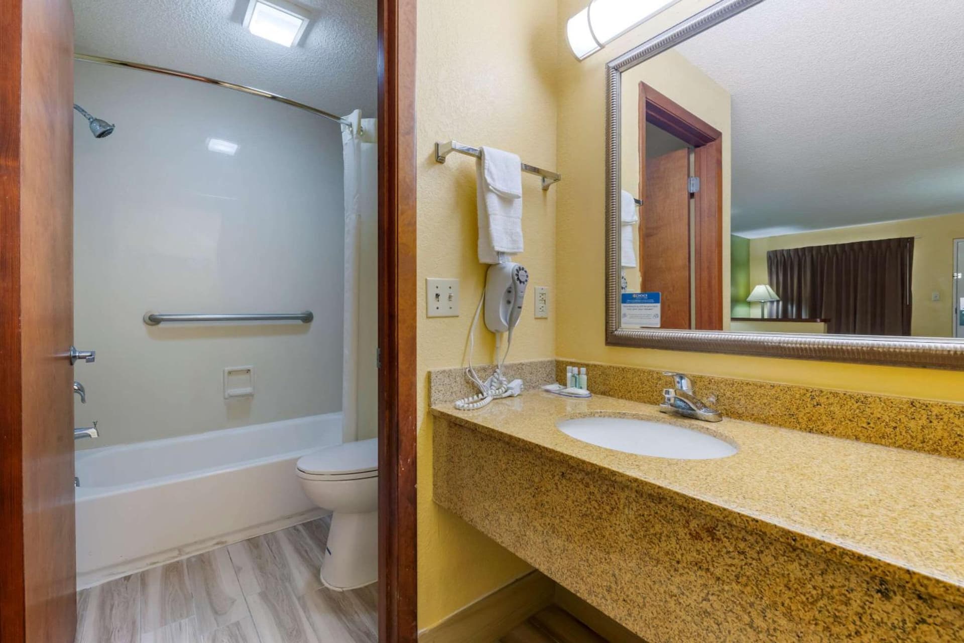 Quality Inn & Suites Mt Dora North gallery photo in Mount Dora, FL — image 38