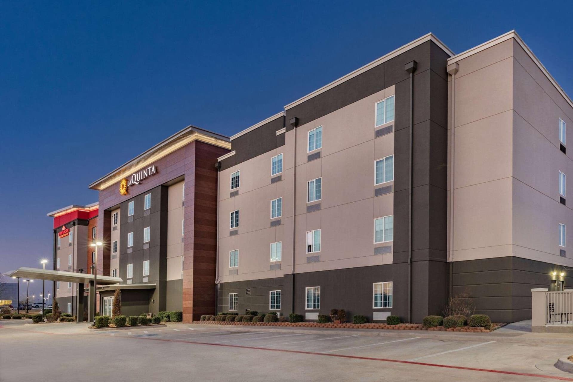 Hawthorn Extended Stay by Wyndham Ardmore interior in Ardmore, OK — gallery photo 2
