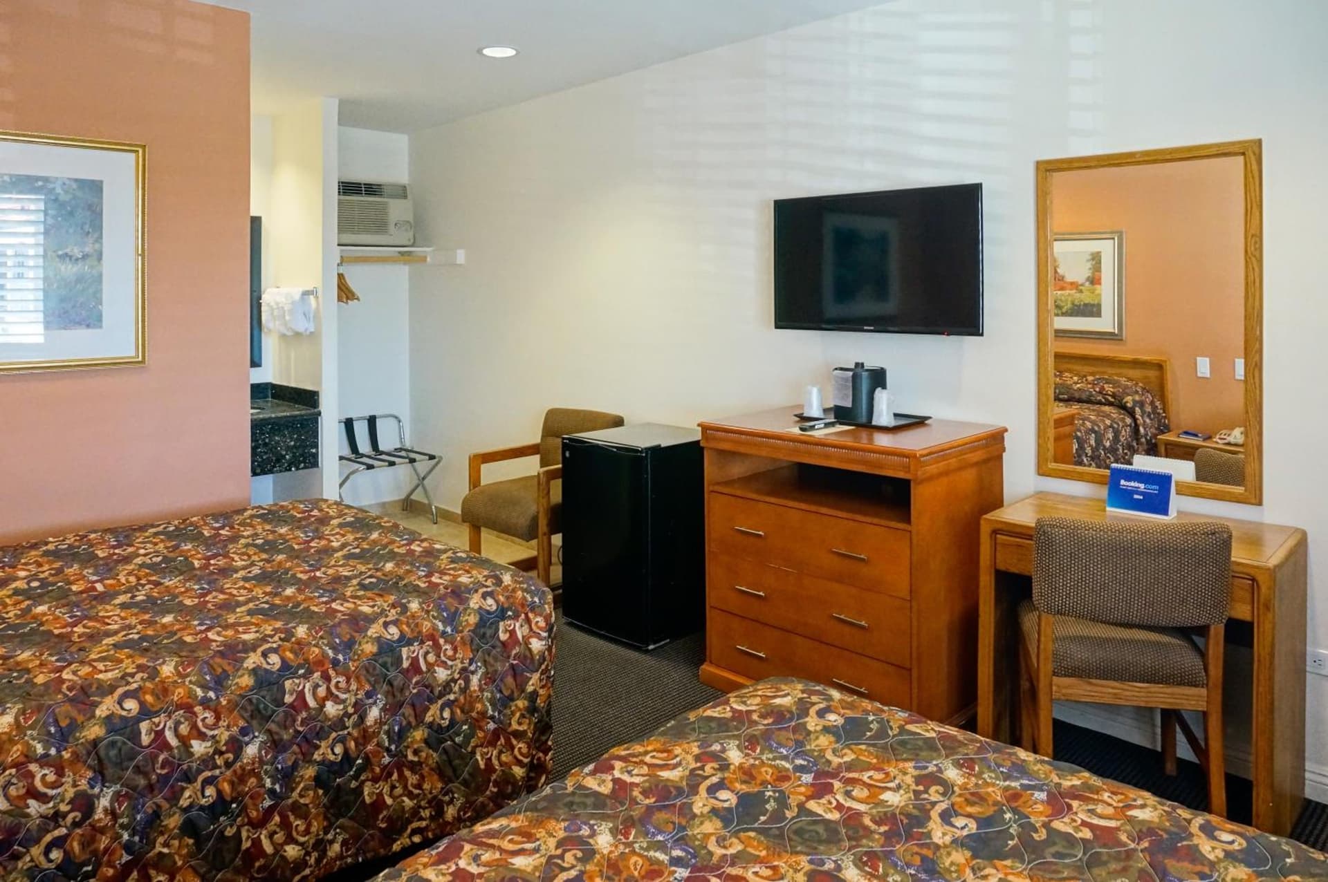 Dunes Inn - Sunset gallery photo in Los Angeles, CA — image 46
