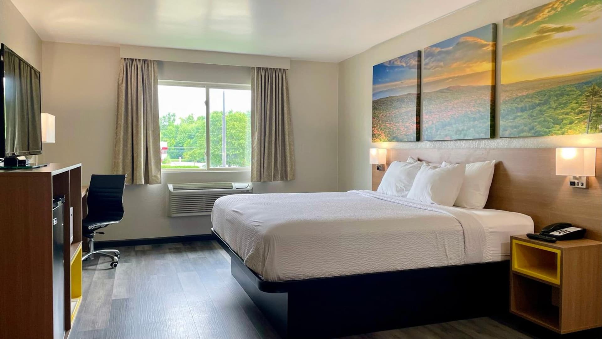 Days Inn by Wyndham Columbus IN gallery photo in Columbus, IN — image 9