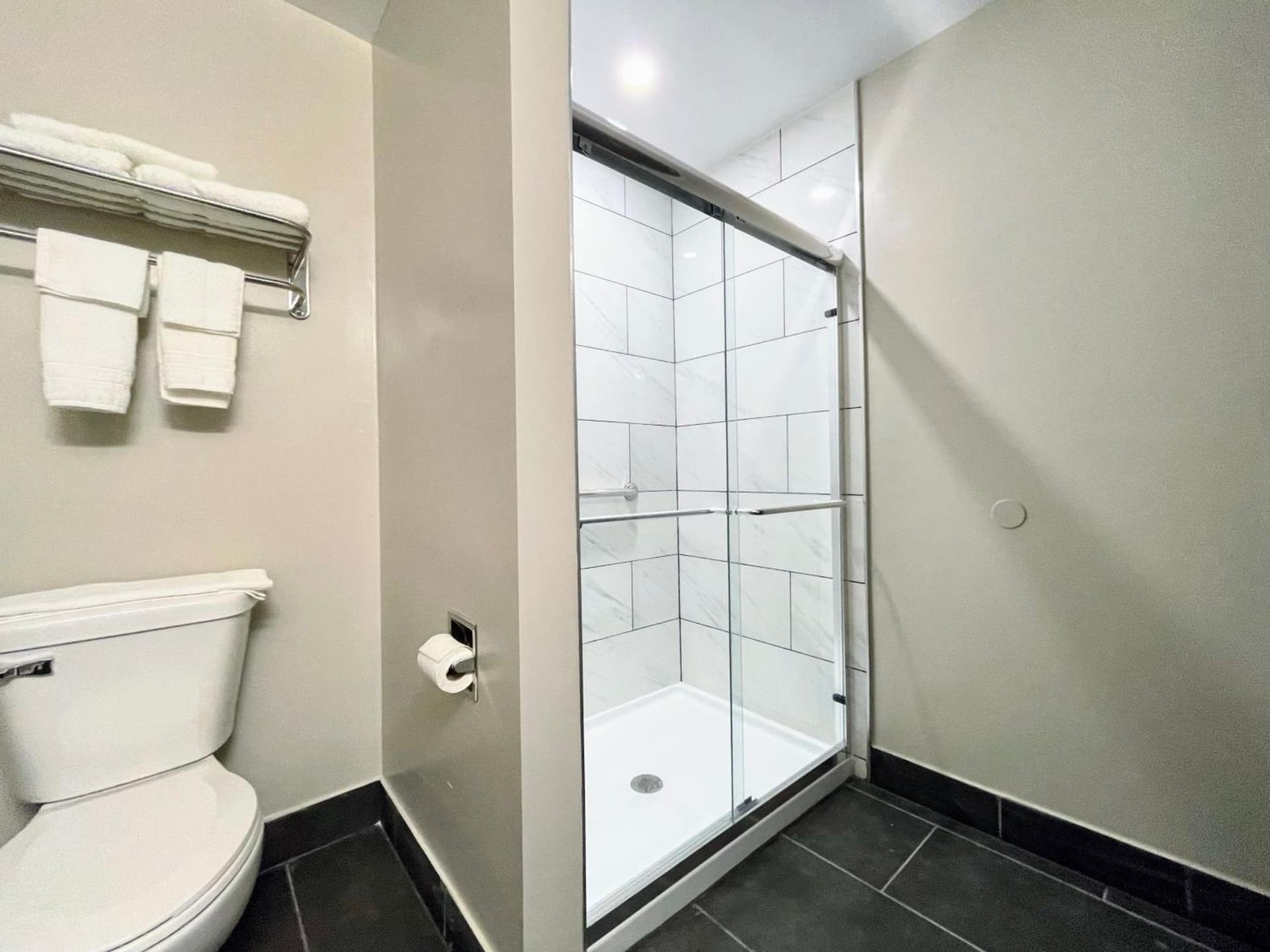 Days Inn by Wyndham Columbus IN gallery photo in Columbus, IN — image 17