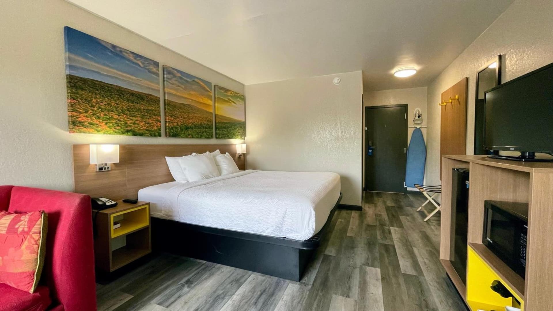 Days Inn by Wyndham Columbus IN gallery photo in Columbus, IN — image 13
