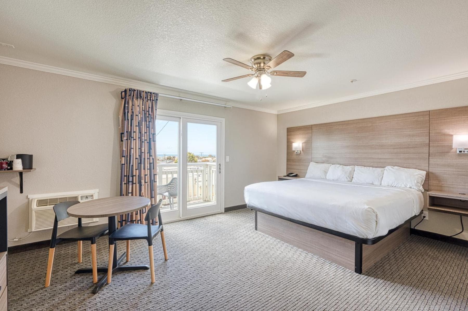 Harbor House Inn gallery photo in Morro Bay, CA — image 27