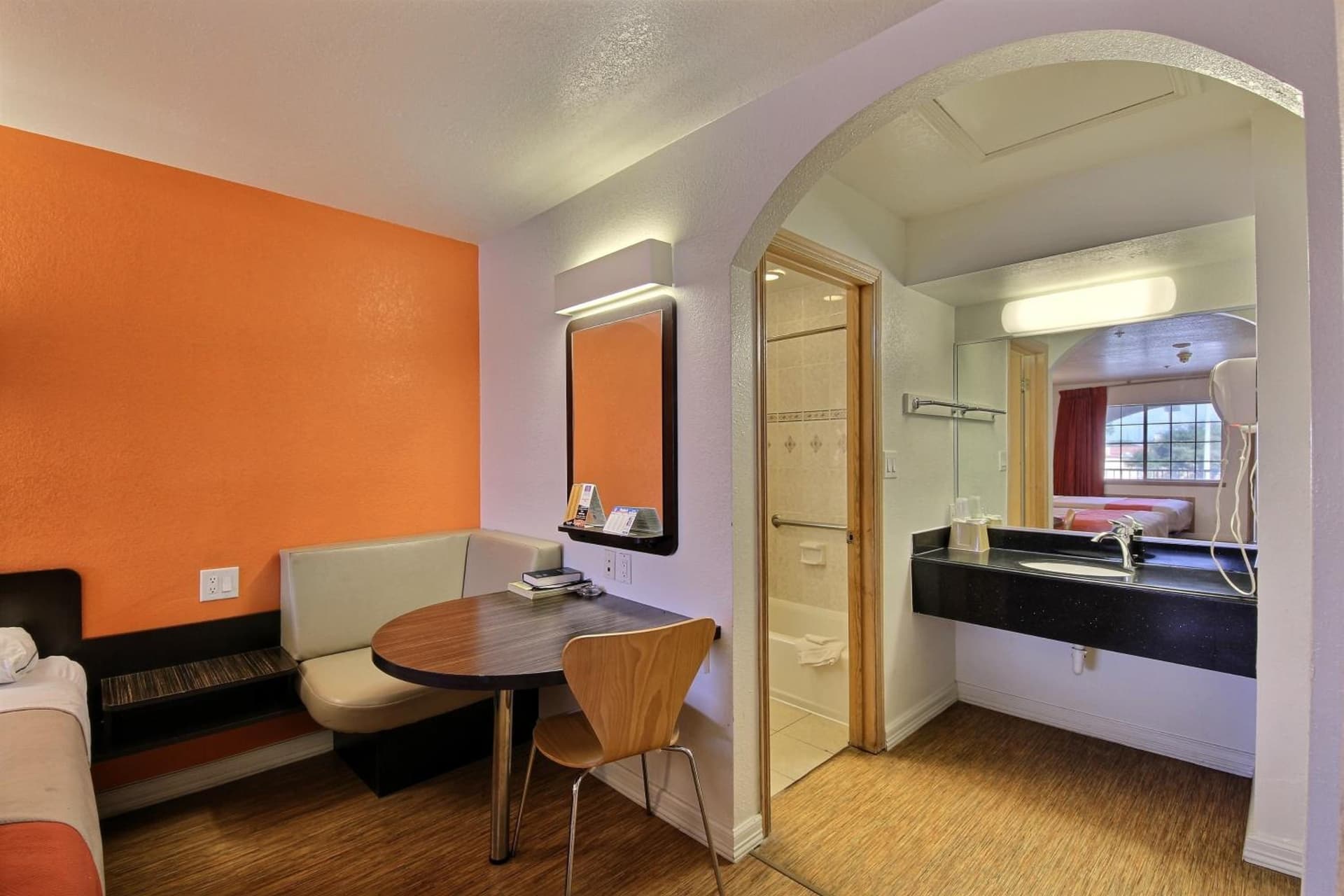 Motel 6-Edinburg, TX gallery photo in Edinburg, TX — image 33