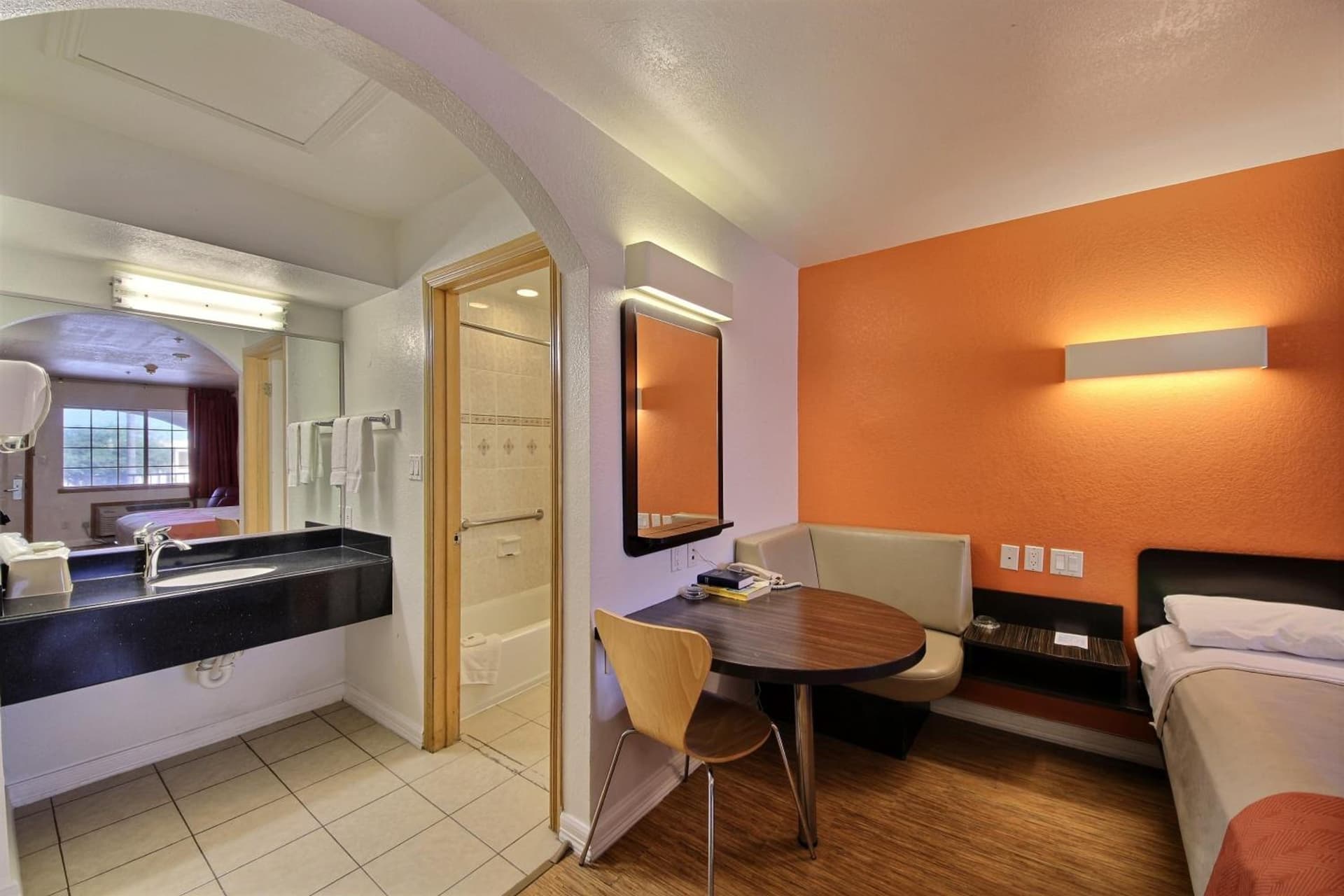Motel 6-Edinburg, TX gallery photo in Edinburg, TX — image 49