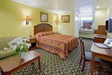 Americas Best Value Inn San Bernardino property views in San Bernardino, CA — gallery photo 3