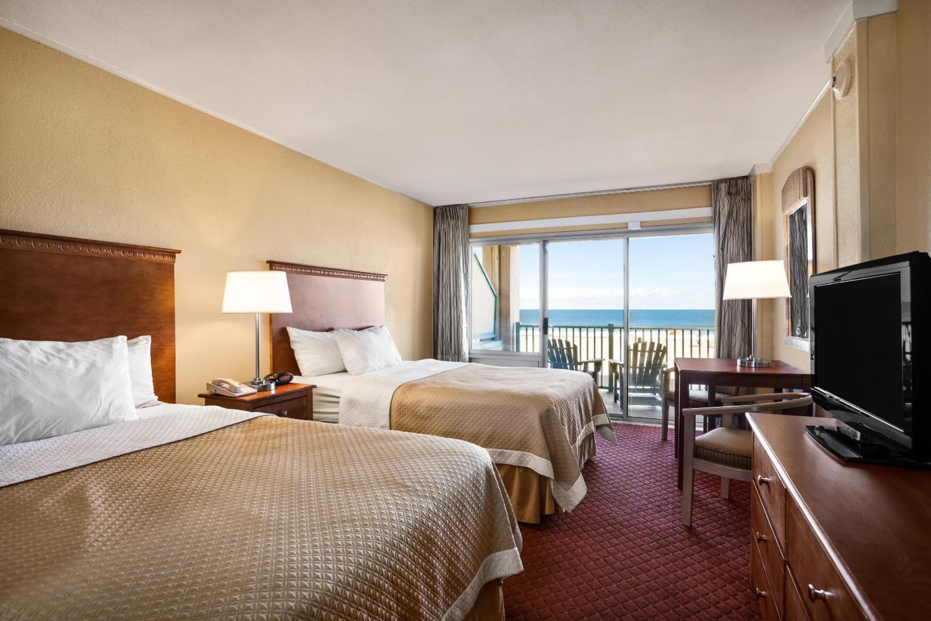 Days Inn by Wyndham Ocean City Oceanfront gallery photo in Ocean City, MD — image 38