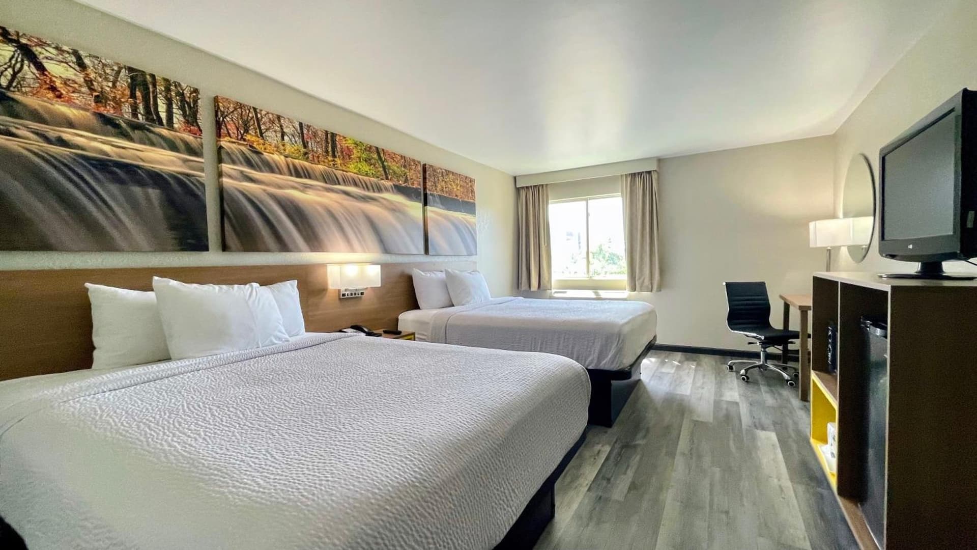 Days Inn by Wyndham Columbus IN gallery photo in Columbus, IN — image 12