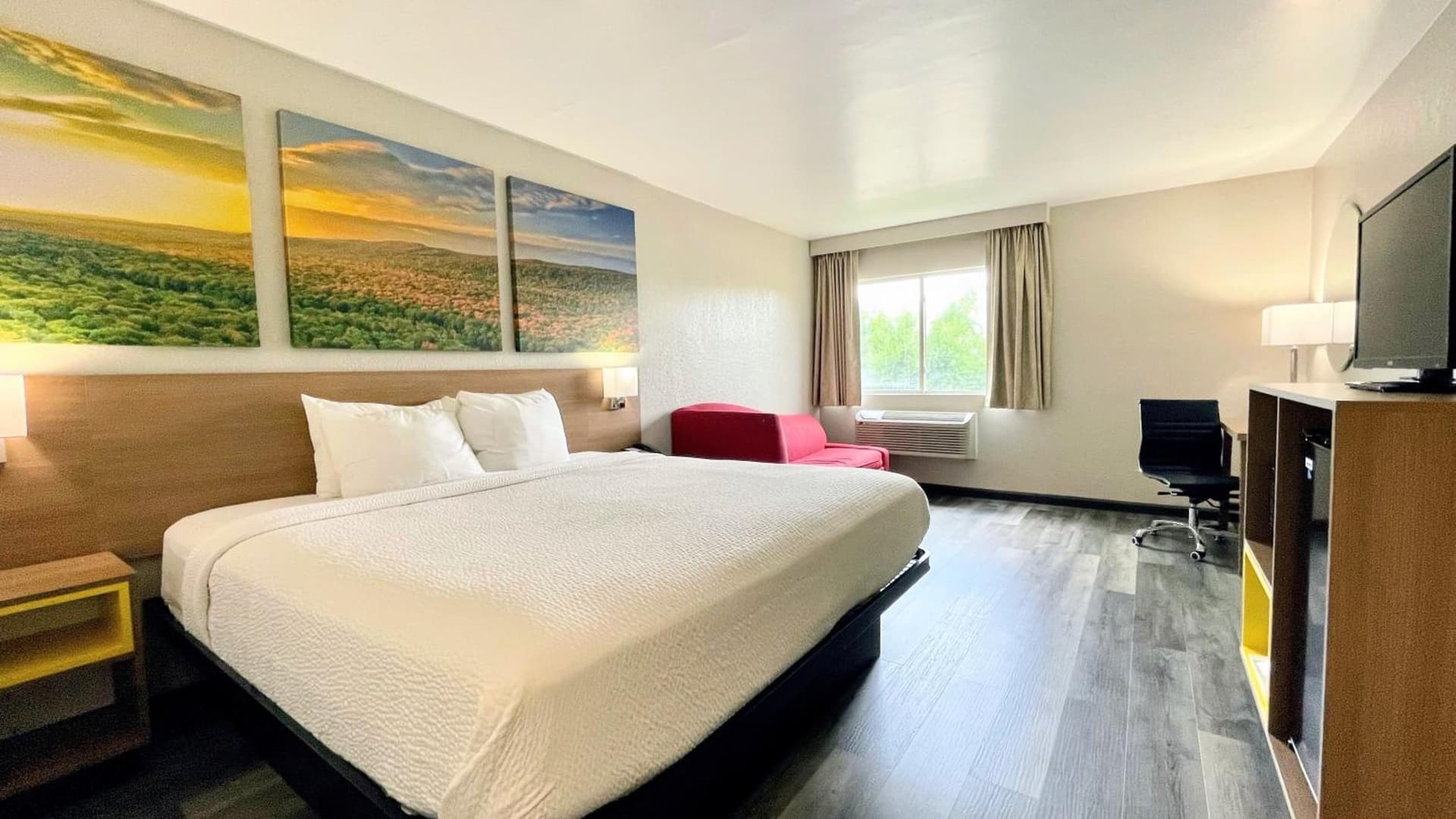 Days Inn by Wyndham Columbus IN gallery photo in Columbus, IN — image 10