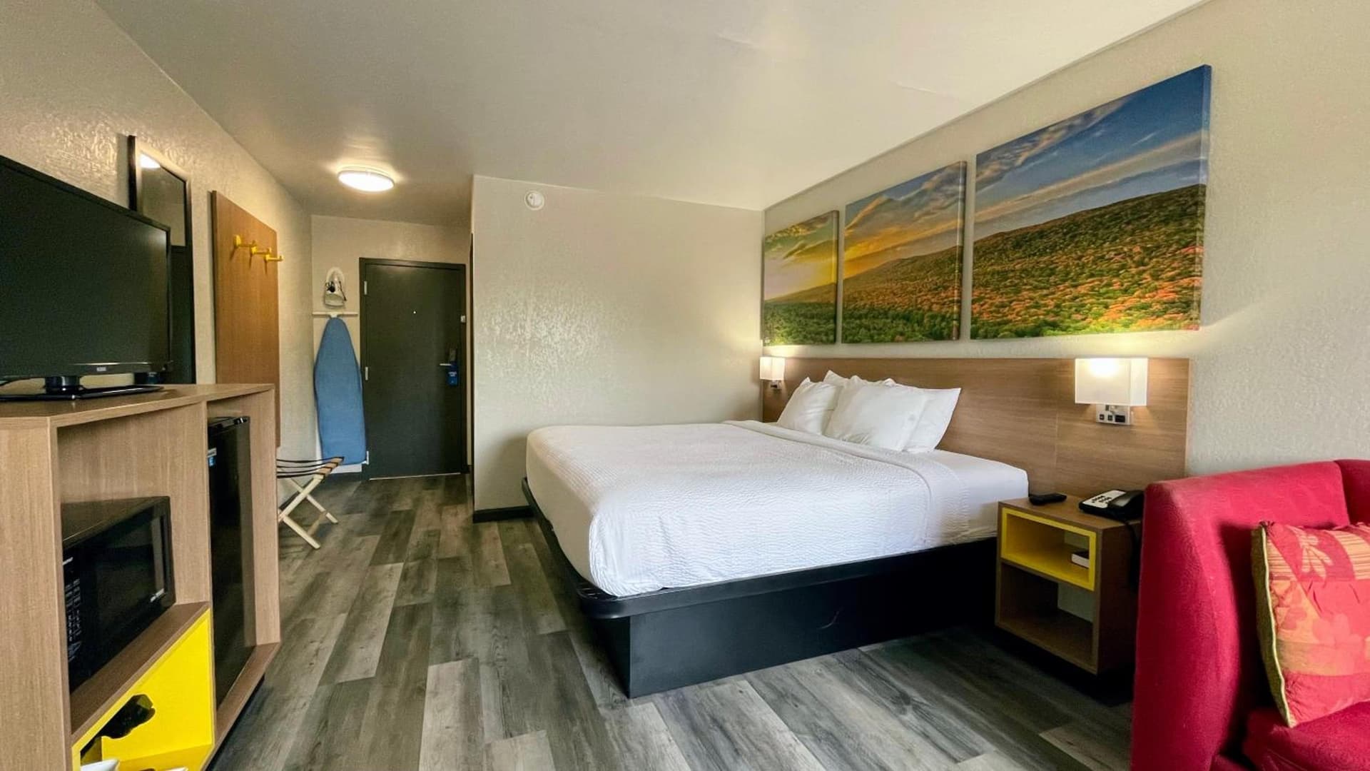 Days Inn by Wyndham Columbus IN gallery photo in Columbus, IN — image 20
