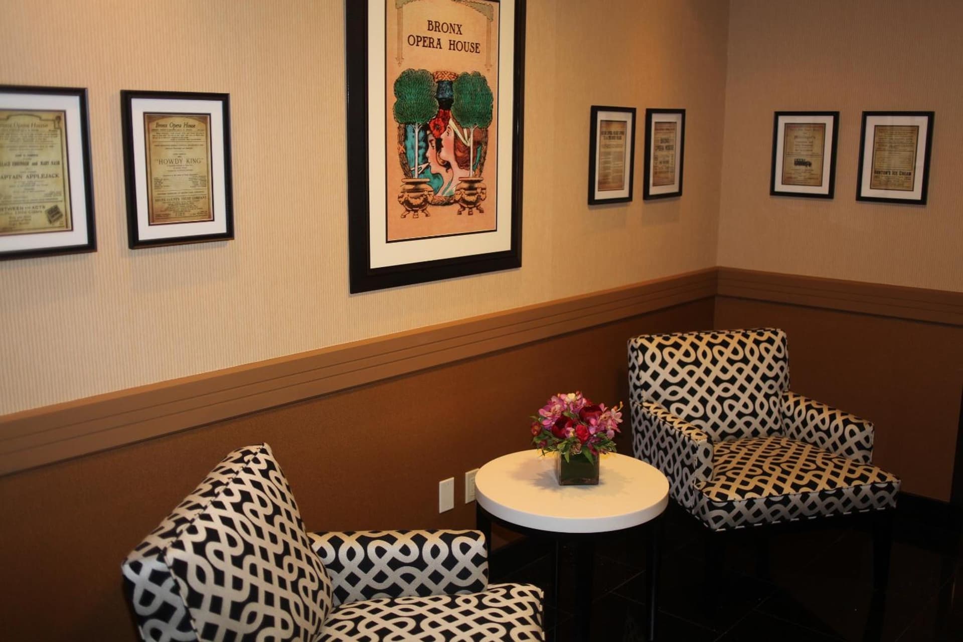 Opera House Hotel gallery photo in Bronx, NY — image 13
