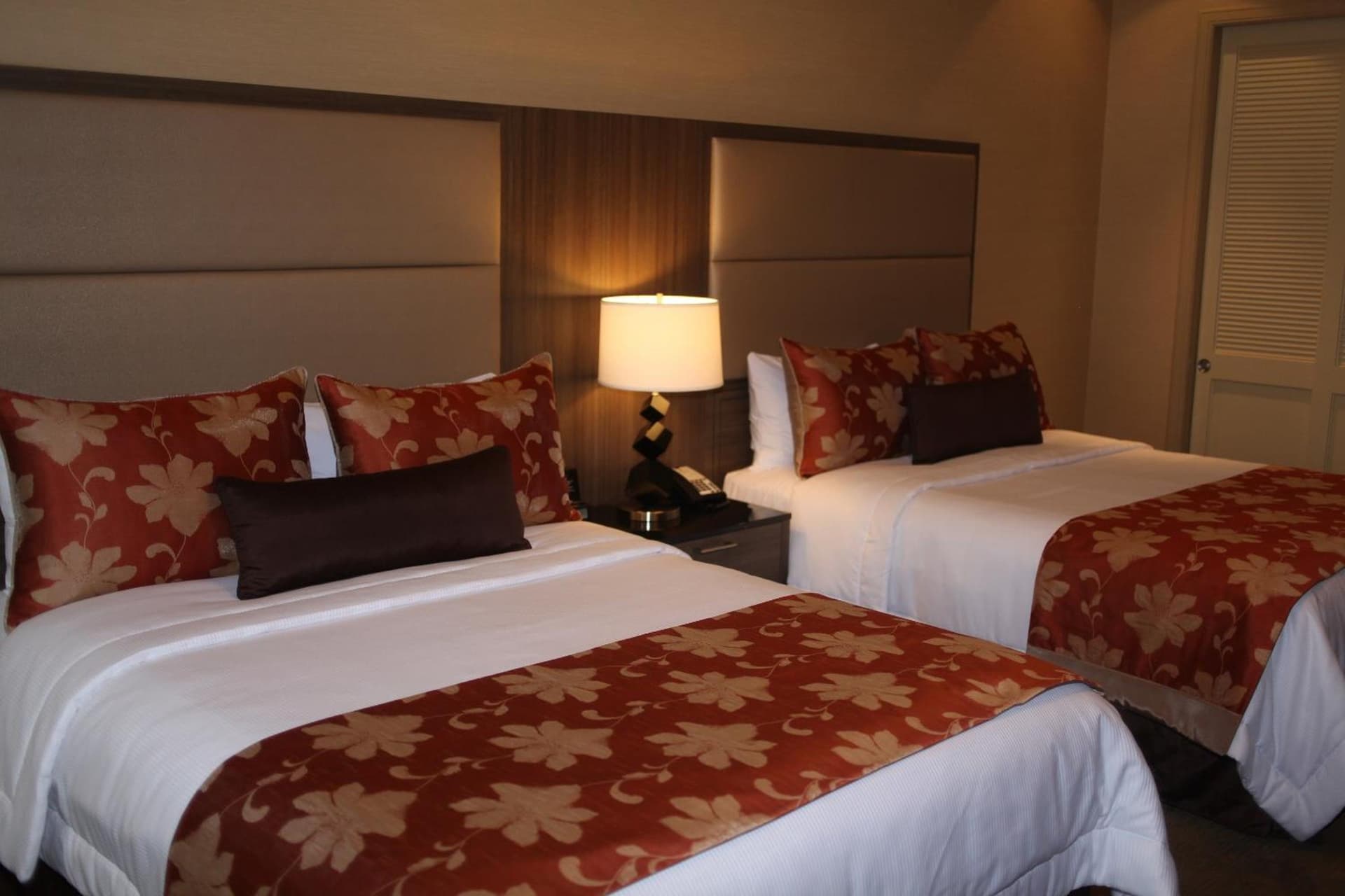 Opera House Hotel gallery photo in Bronx, NY — image 33