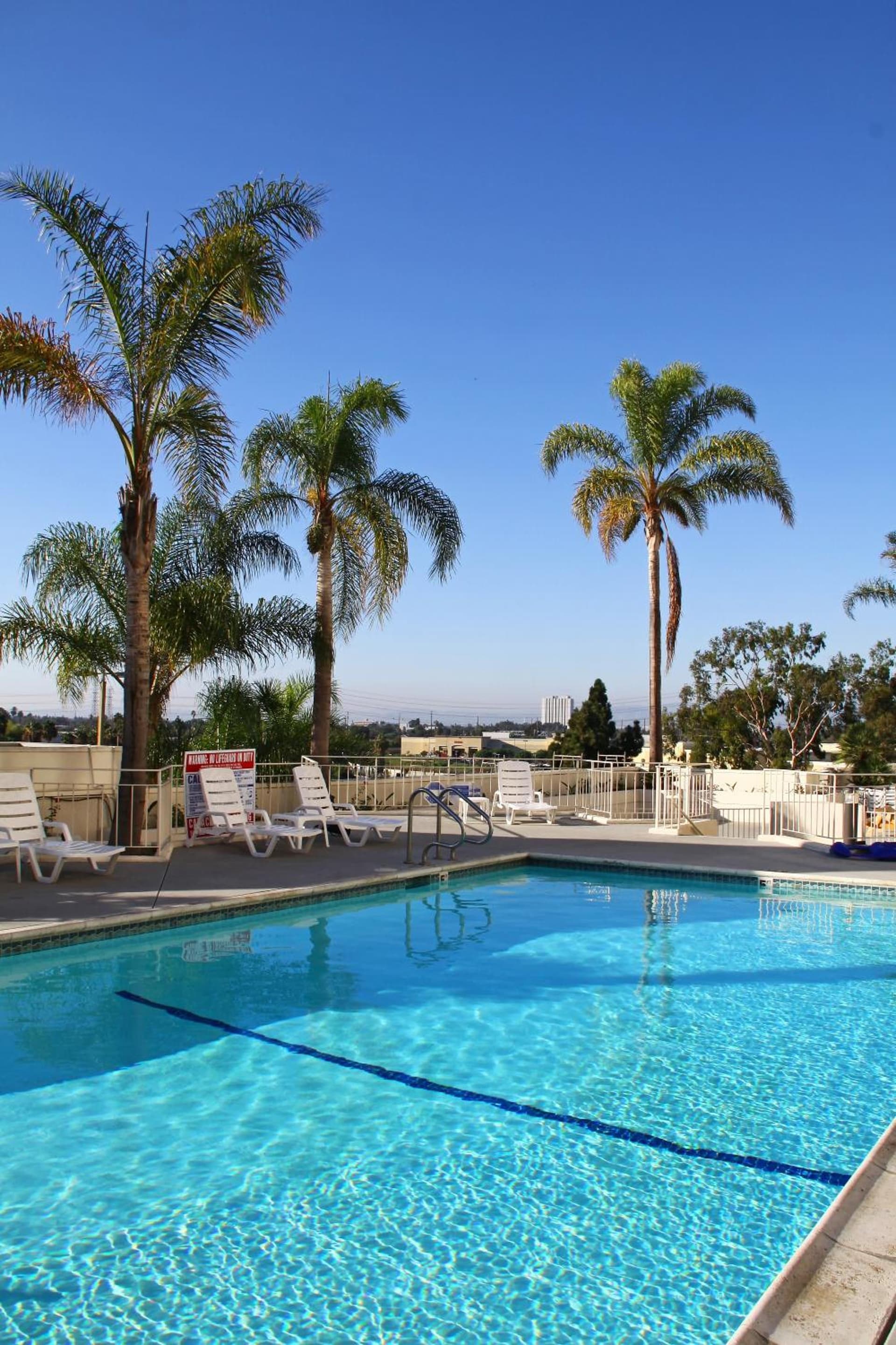 LA Crystal Hotel -Los Angeles-Long Beach Area gallery photo in Carson, CA — image 81