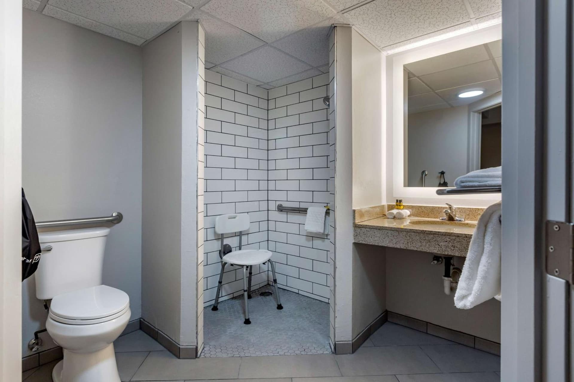 Best Western Plus Como Park Hotel gallery photo in Saint Paul, MN — image 33