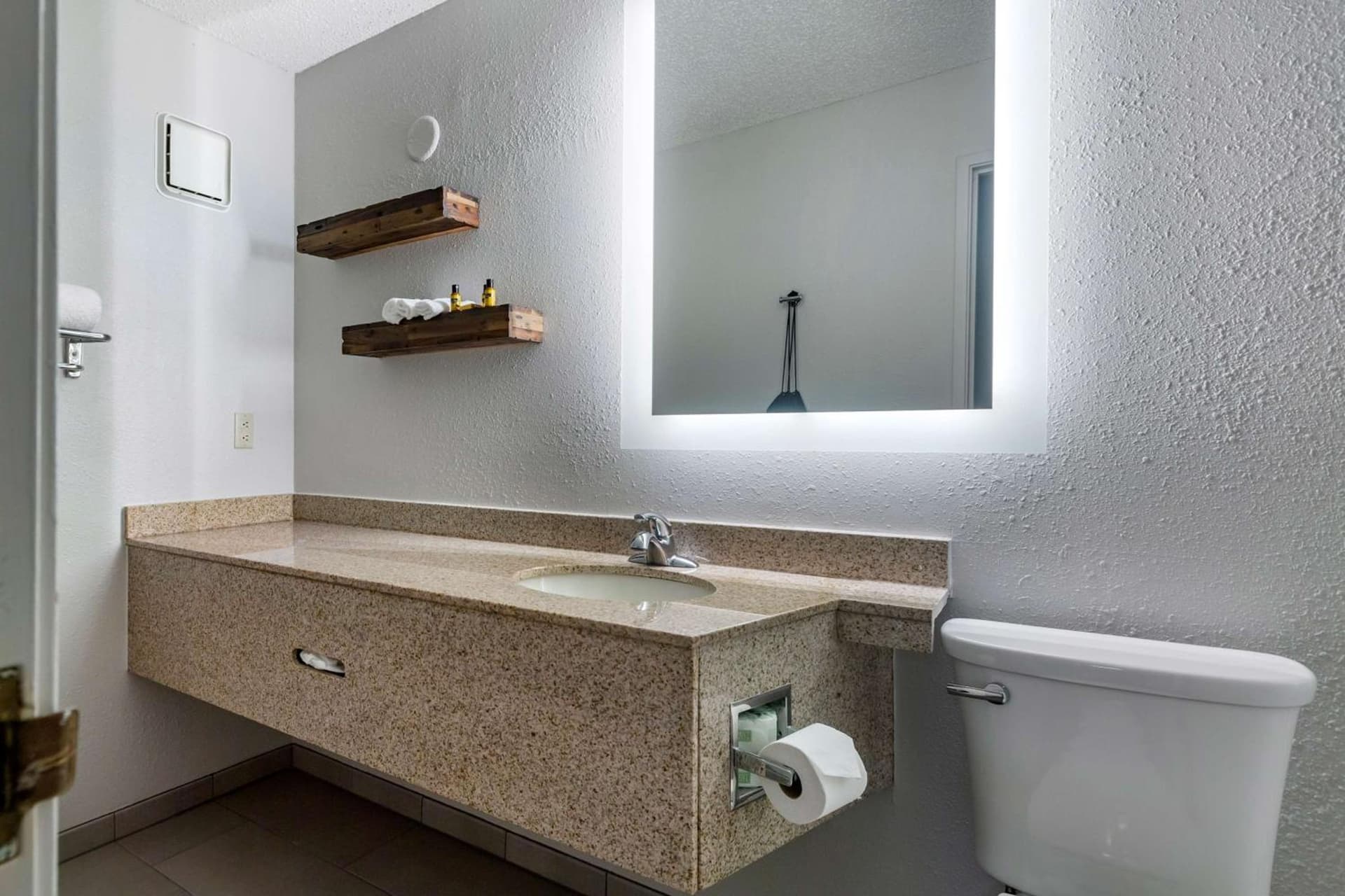Best Western Plus Como Park Hotel property views in Saint Paul, MN — gallery photo 3