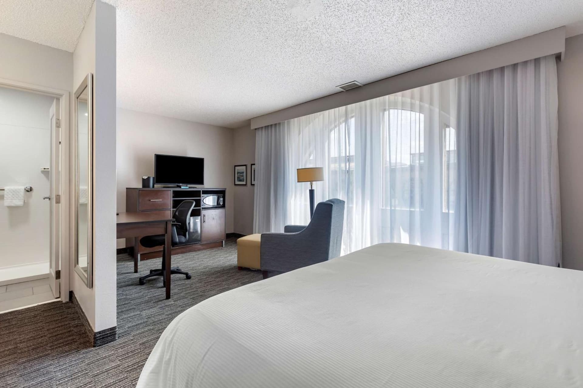 Best Western Plus Como Park Hotel gallery photo in Saint Paul, MN — image 12