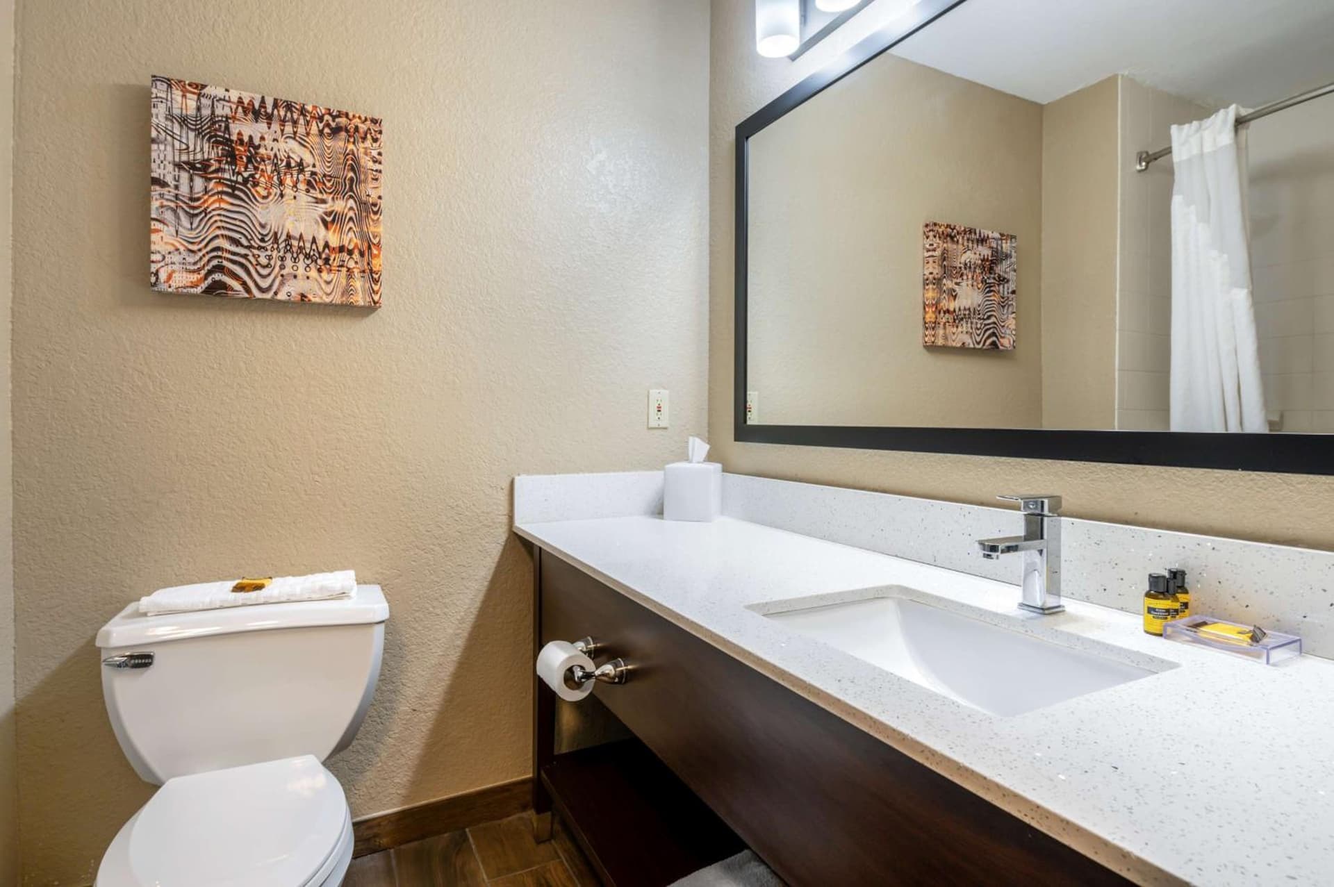 Best Western Plus Warsaw interior in Warsaw, IN — gallery photo 2