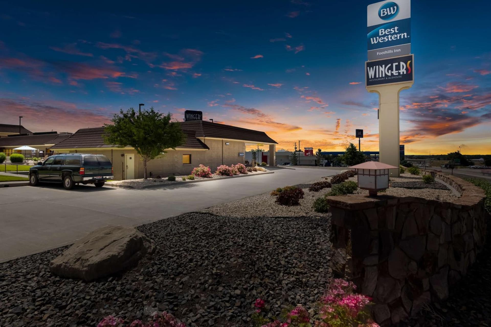 Best Western Foothills Inn featured exterior or lobby in Mountain Home, ID — similar hotel