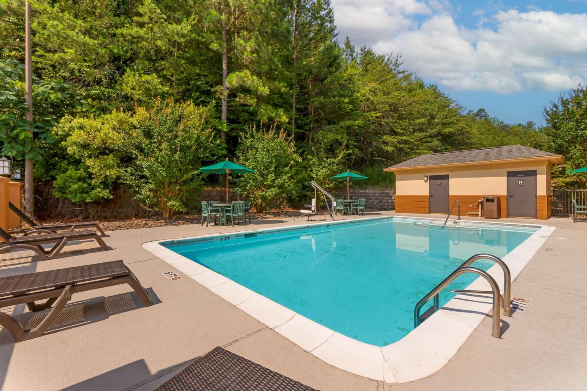 Best Western Seneca-Clemson interior in Seneca, SC — gallery photo 2