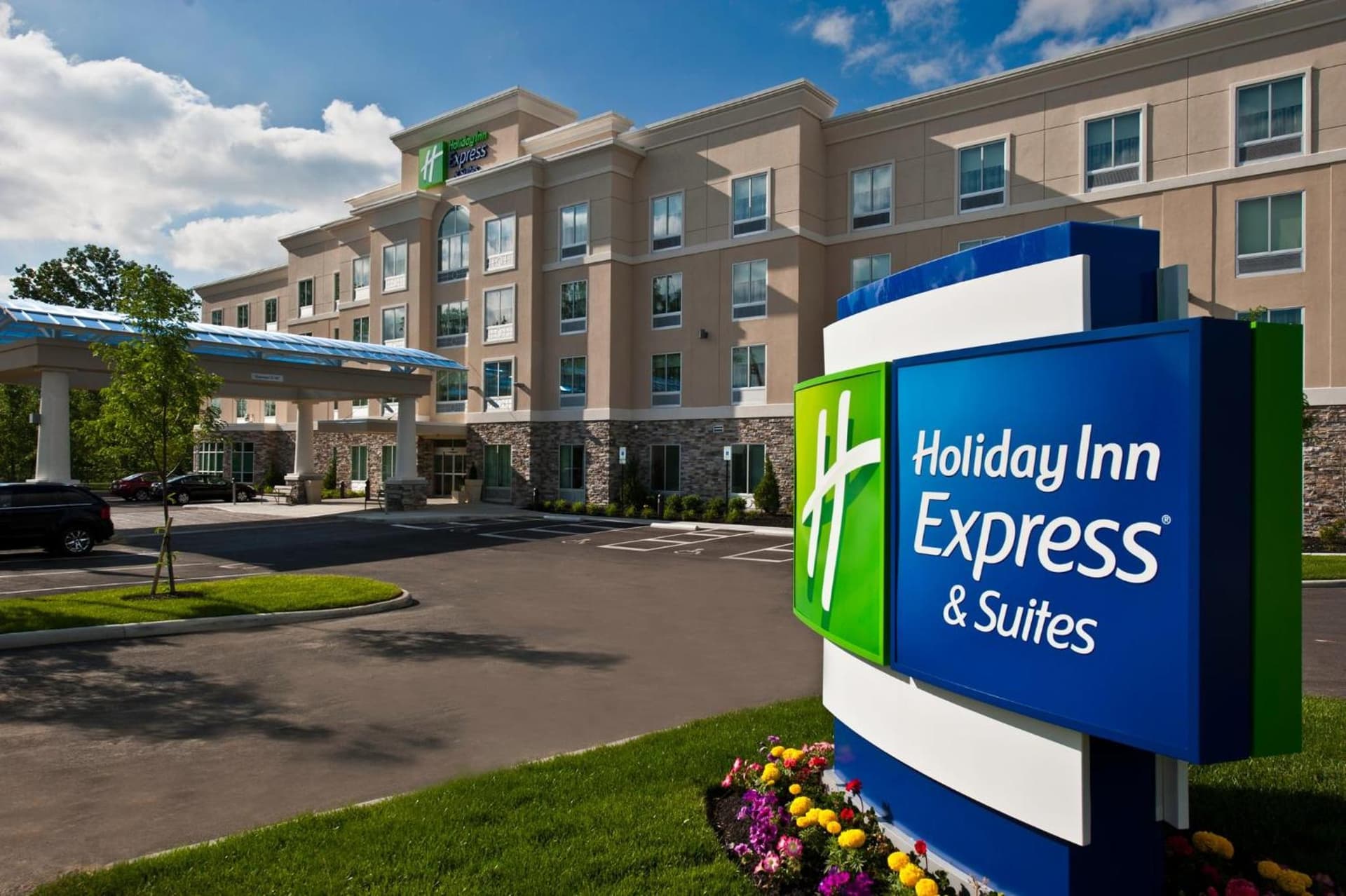 Holiday Inn Express & Suites Columbus - Easton Area by IHG featured exterior or lobby in Gahanna, OH — similar hotel