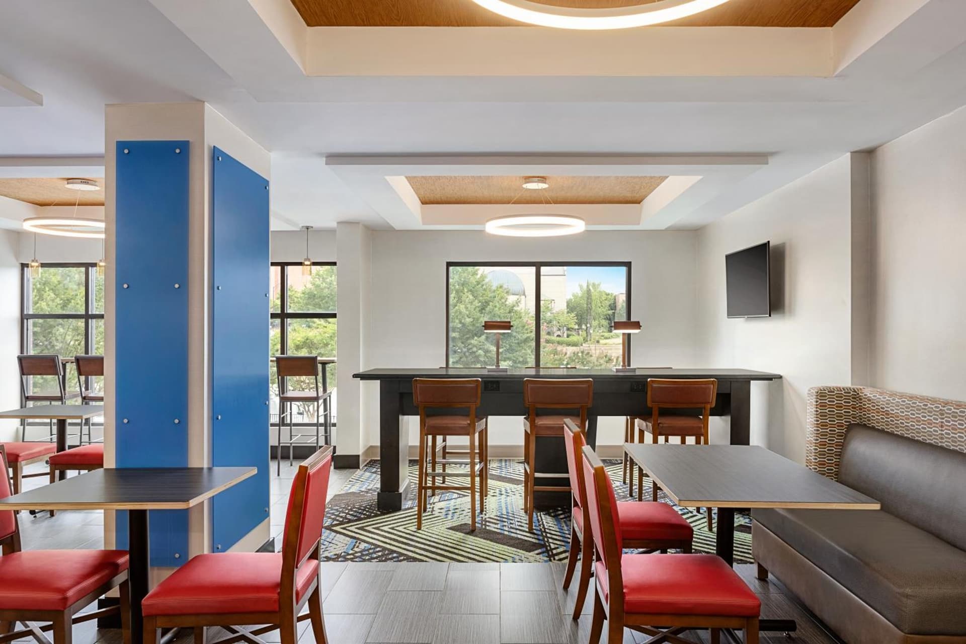 Holiday Inn Express & Suites Greenville-Downtown by IHG gallery photo in Greenville, SC — image 38