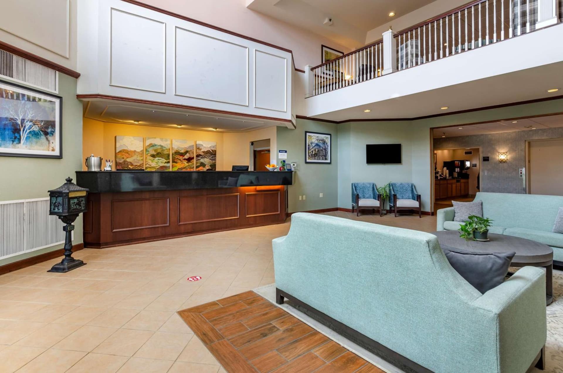 Best Western Plus Inn at Hunt Ridge interior in Lexington, VA — gallery photo 2