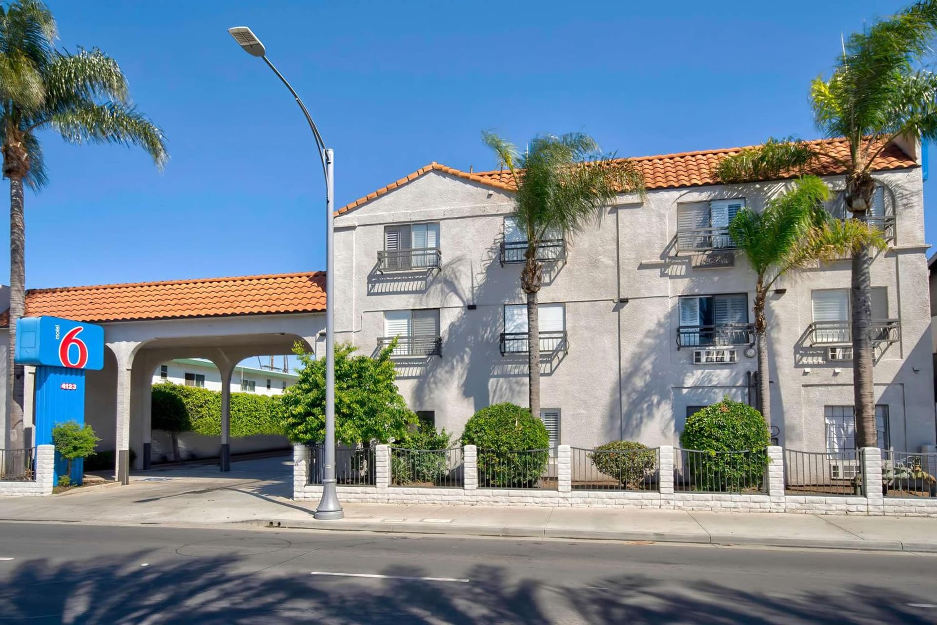 Motel 6-Inglewood, CA featured exterior or lobby in Inglewood, CA — similar hotel