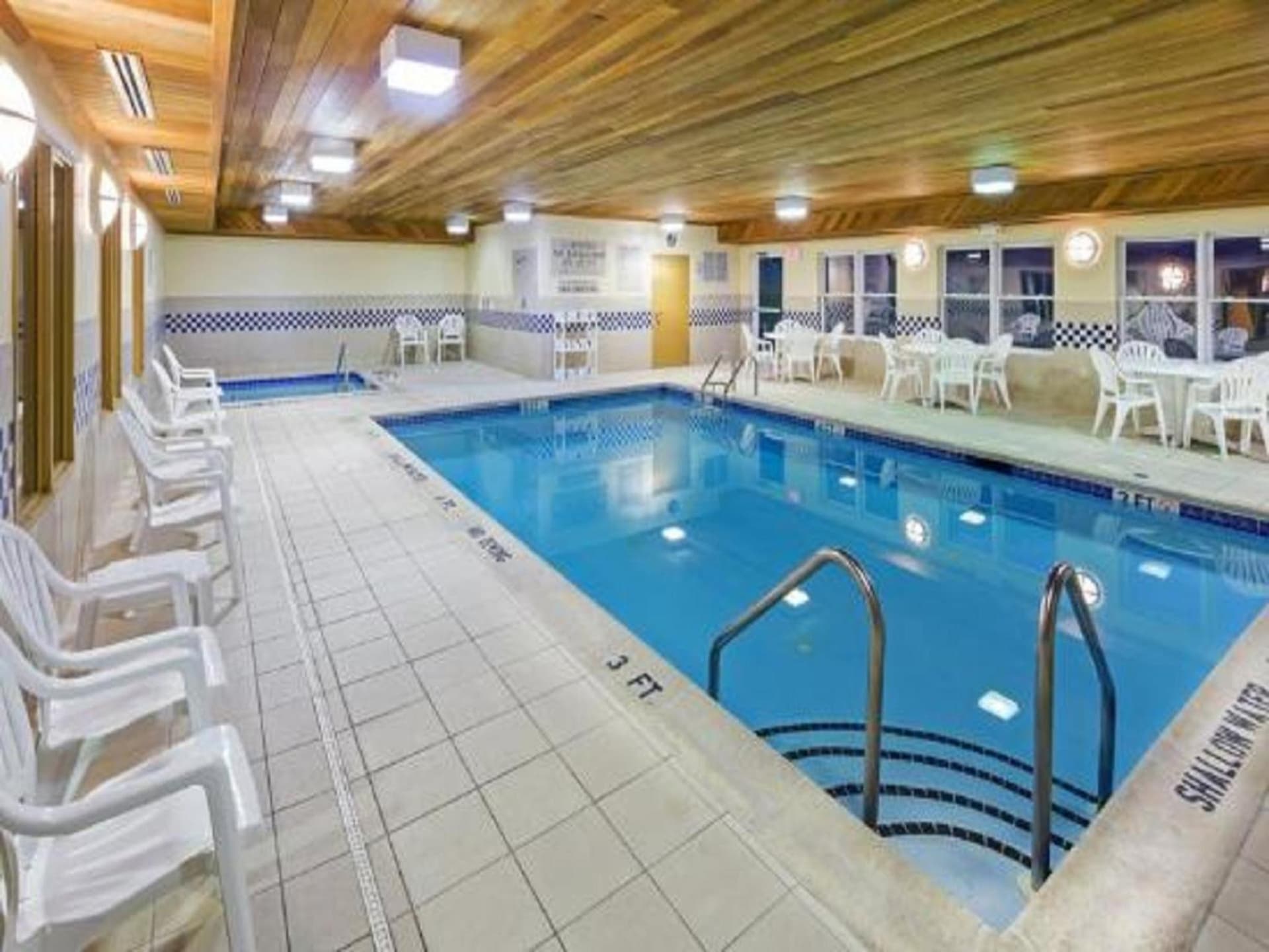 Country Inn & Suites by Radisson, Lehighton-Jim Thorpe, PA gallery photo in Lehighton, PA — image 28