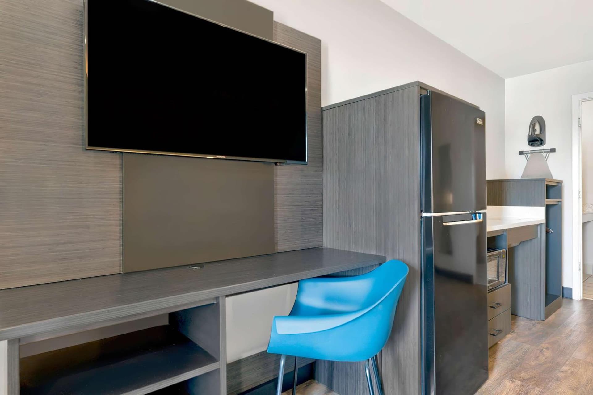 Studio 6 Waco TX - Downtown - Baylor interior in Waco, TX — gallery photo 2