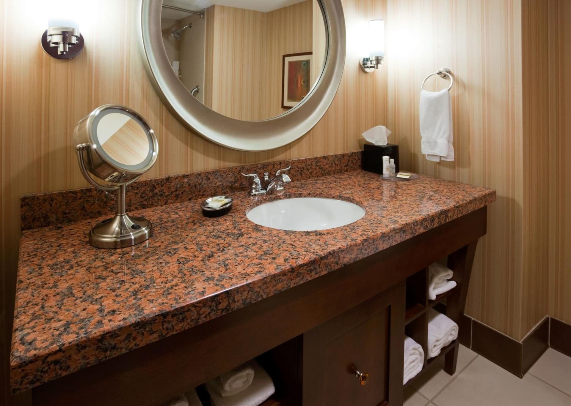 Sonesta Milwaukee West Wauwatosa gallery photo in Wauwatosa, WI — image 40