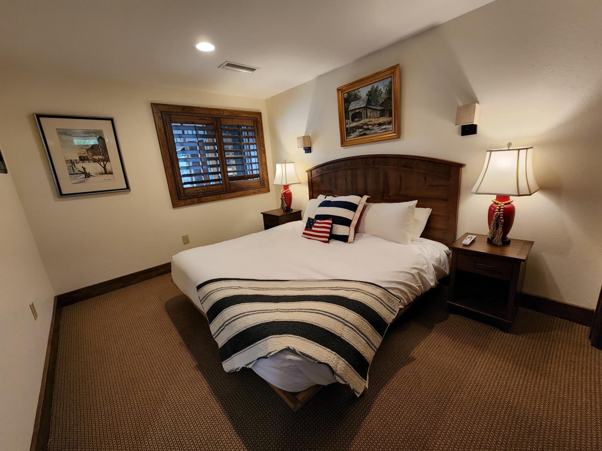 The Inn at Shady Lawn property views in Newland, NC — gallery photo 3