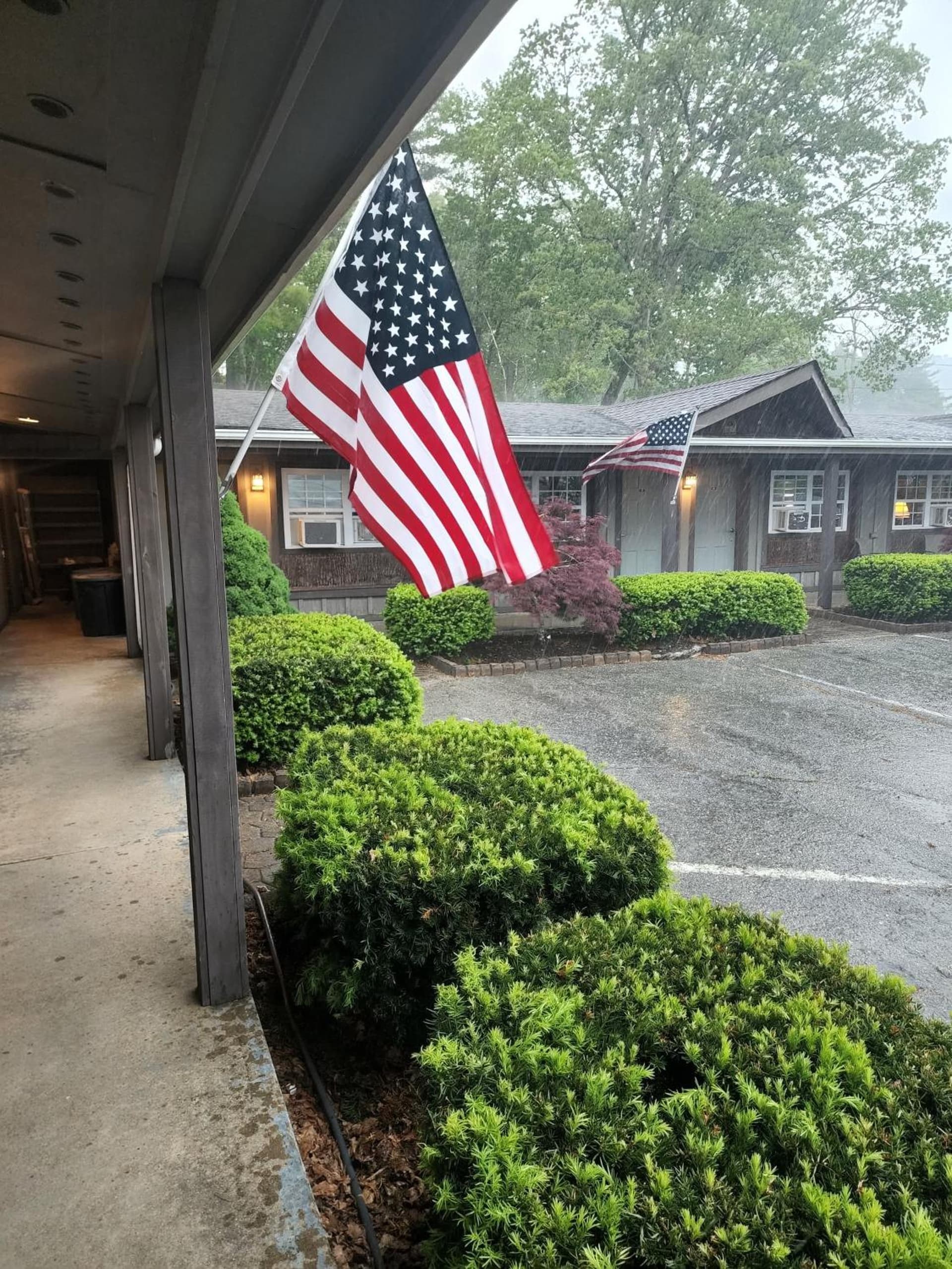 The Inn at Shady Lawn featured exterior or lobby in Newland, NC — similar hotel