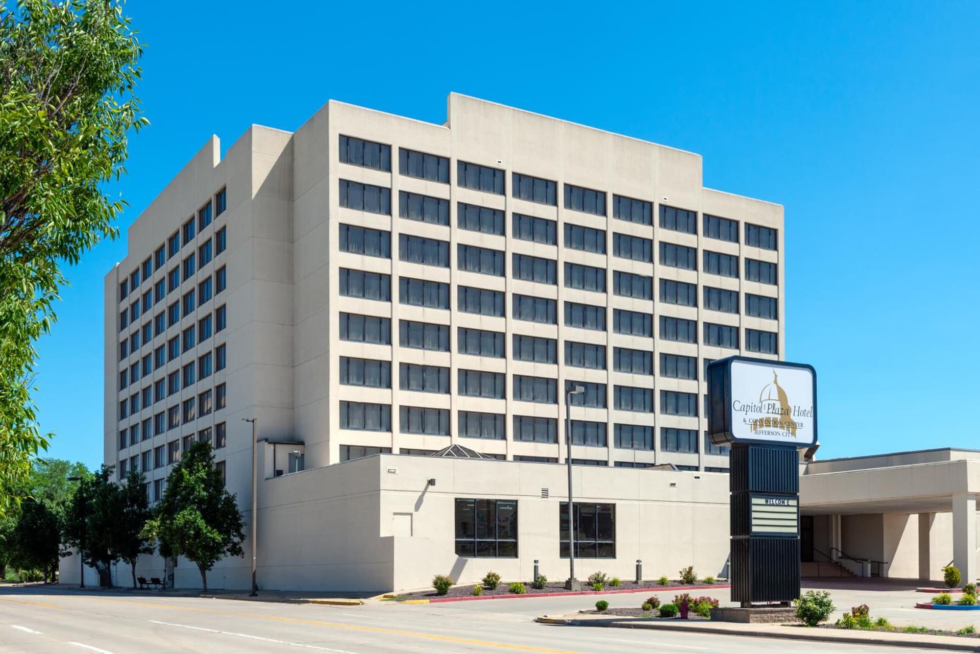 Capitol Plaza Hotel Jefferson City featured exterior or lobby in Jefferson City, MO — similar hotel